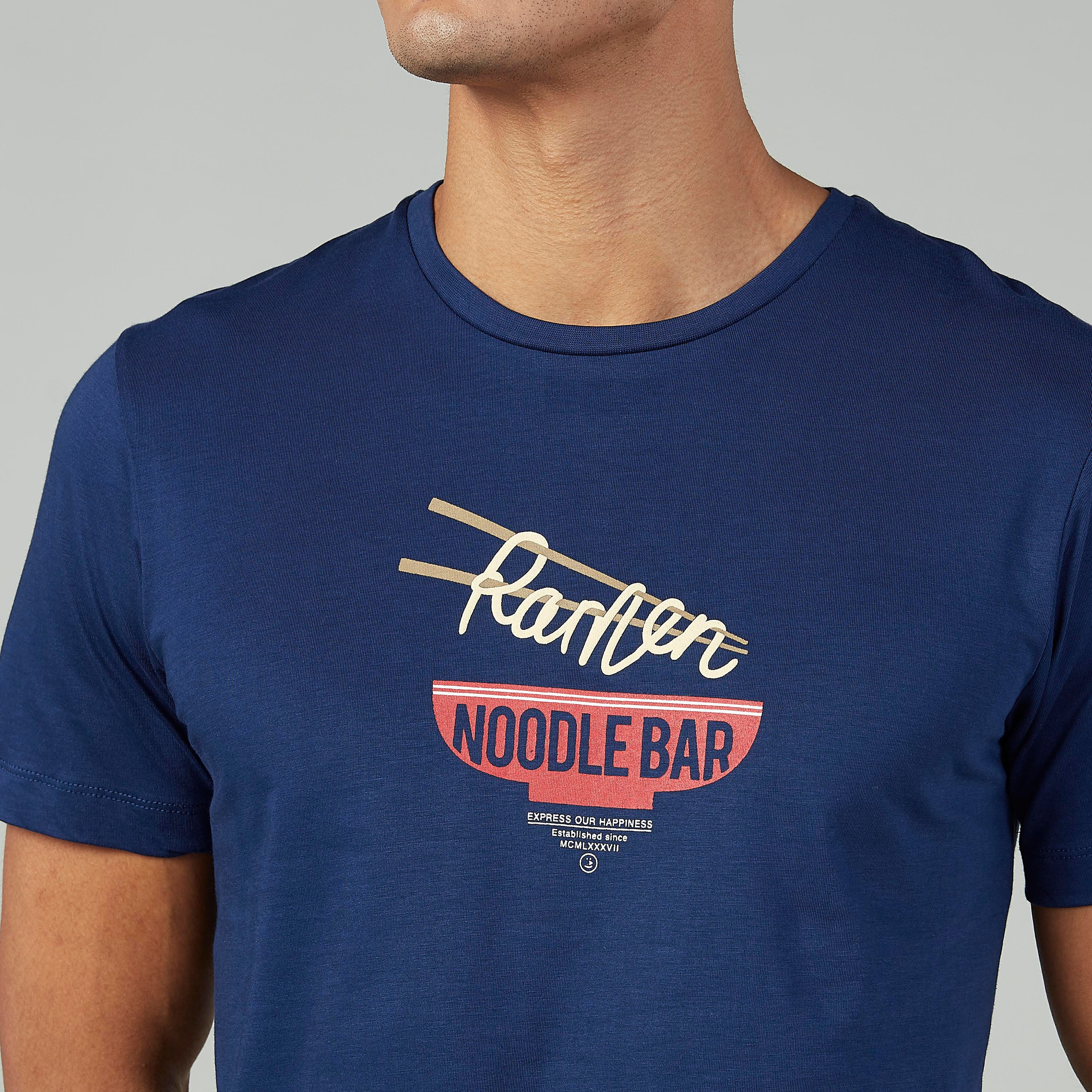 تيشيرت بياقة مستديرة وأكمام قصيرة وطبعات من بوسيني-men-clothing-tshirtsandpolos-tshirts-image-3
