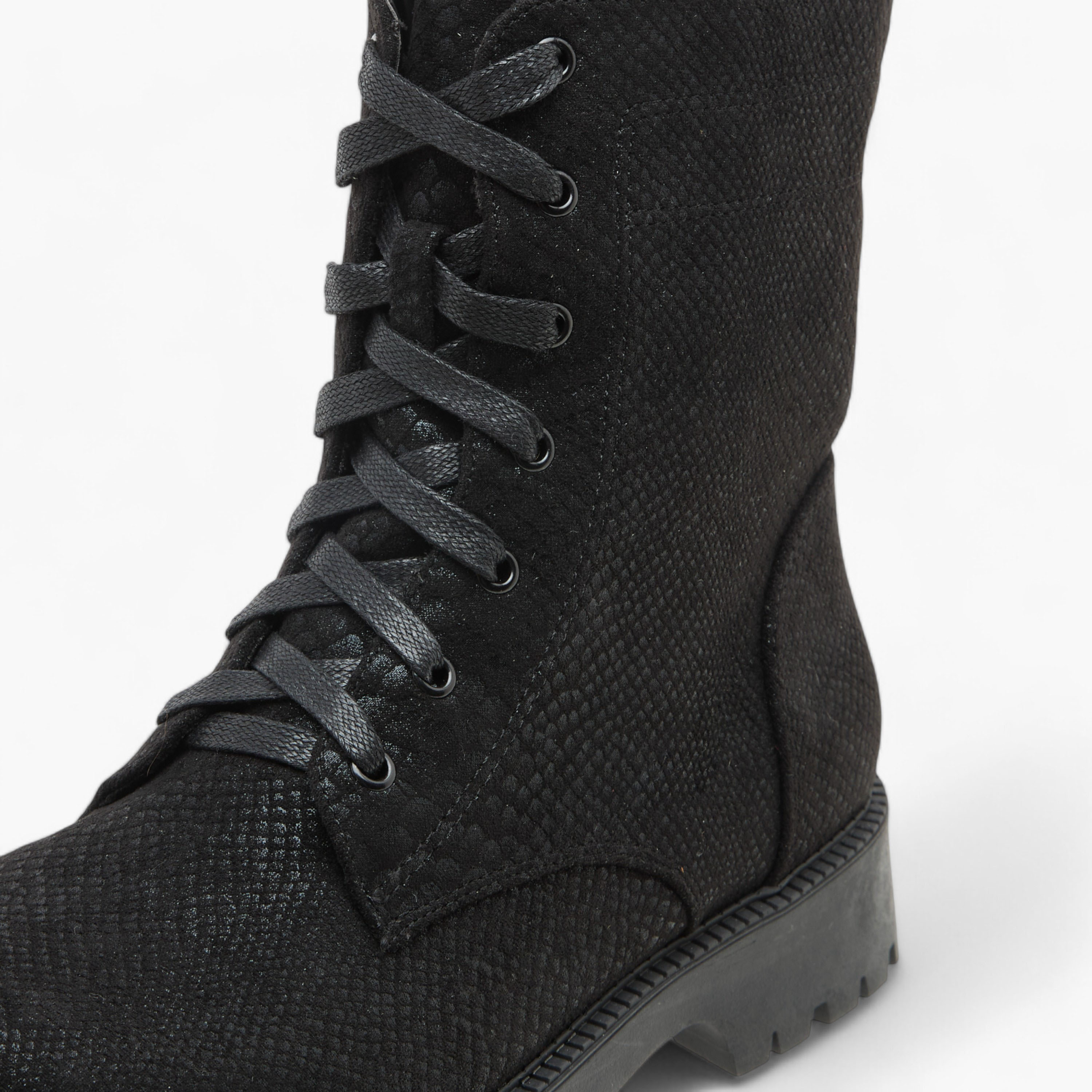 بوت بارز الملمس برقبة طويلة وسحاب إغلاق للنساء من سيليست-women-shoes-boots-image-4
