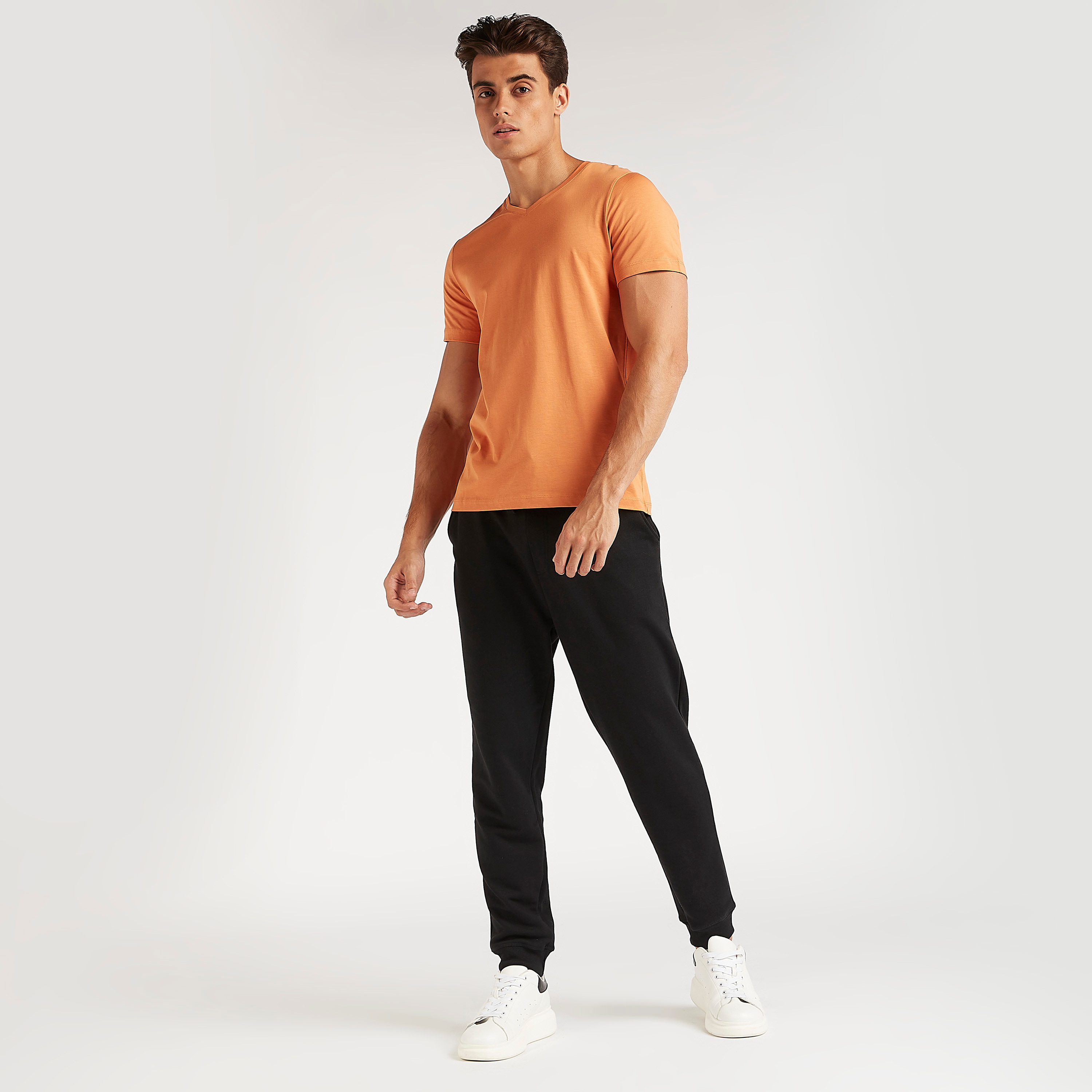 تيشيرت سادة بياقة V وأكمام قصيرة-men-clothing-tshirtsandpolos-tshirts-image-2
