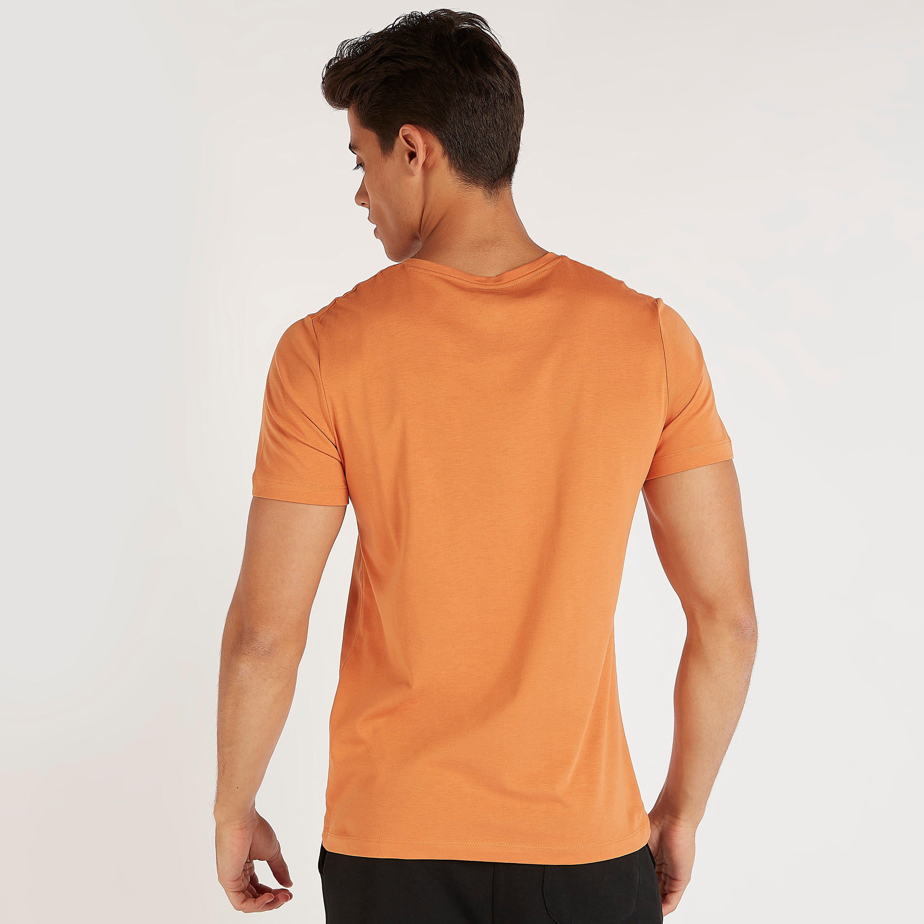 تيشيرت سادة بياقة V وأكمام قصيرة-men-clothing-tshirtsandpolos-tshirts-image-5