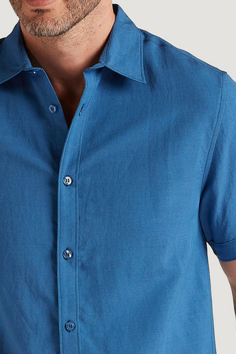 Sustainable Textured Button Up Shirt with Short Sleeves
