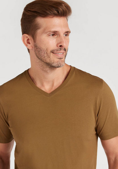 Solid T-shirt with V-neck and Short Sleeves