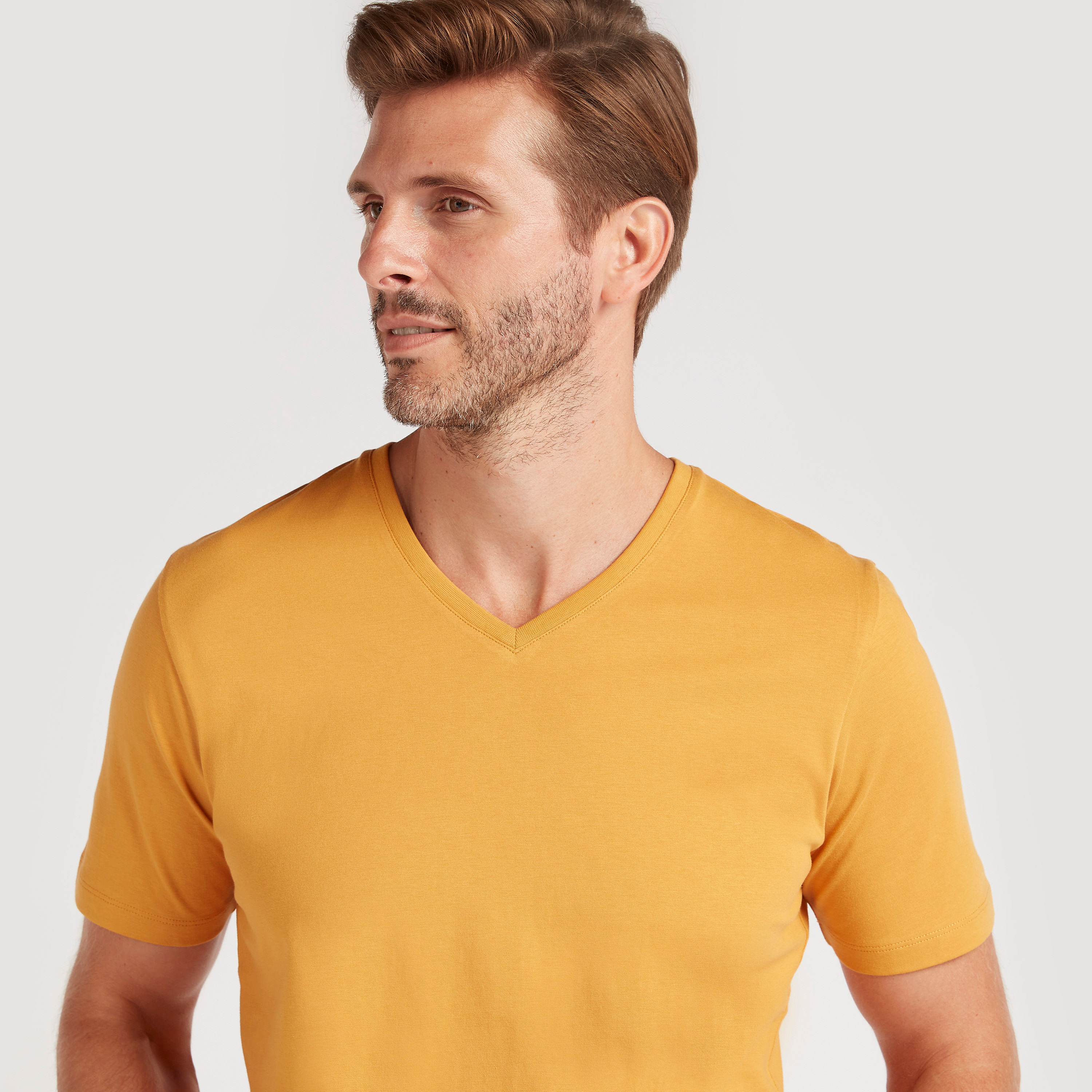 تيشيرت سادة بياقة V وأكمام قصيرة-men-clothing-tshirtsandpolos-tshirts-image-3