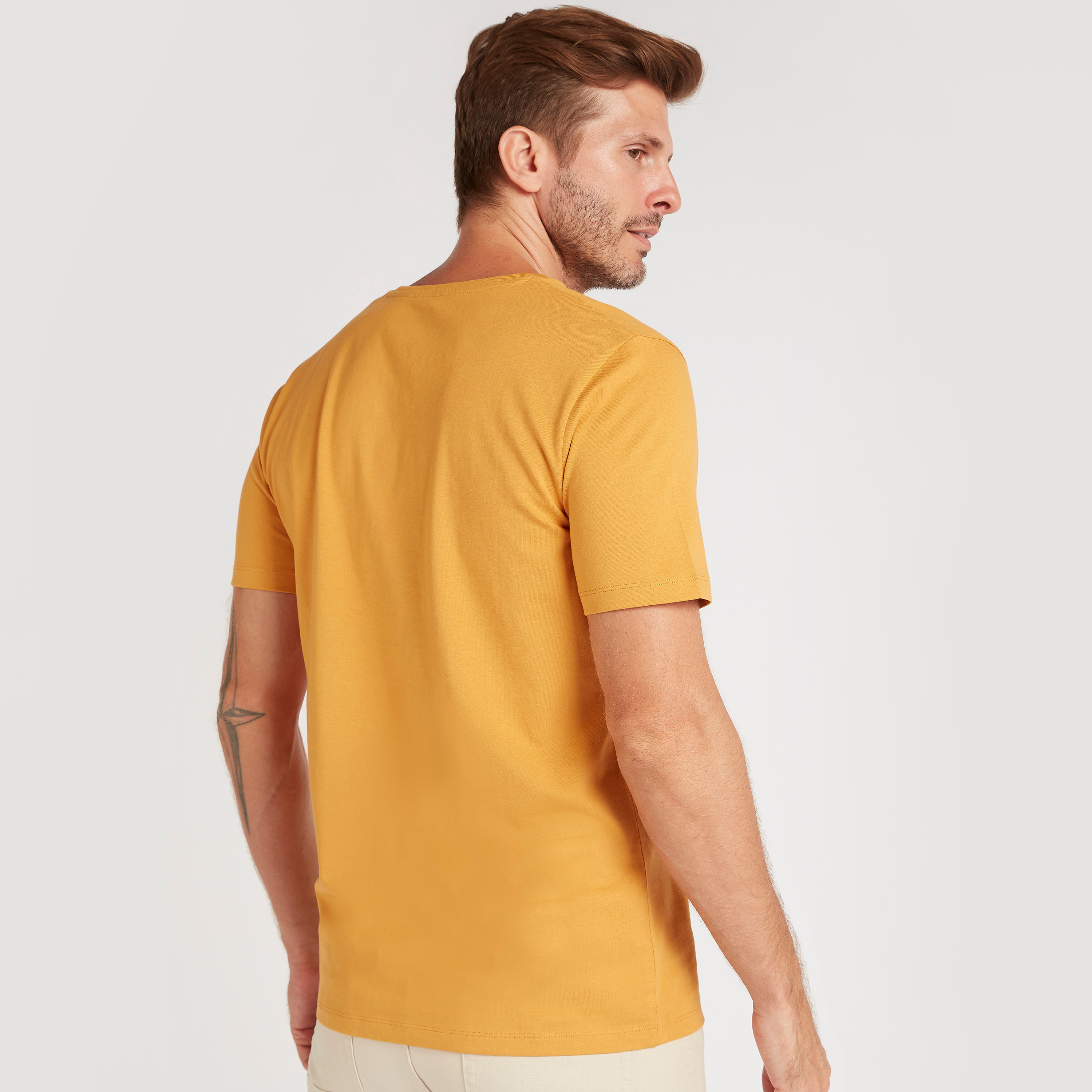 تيشيرت سادة بياقة V وأكمام قصيرة-men-clothing-tshirtsandpolos-tshirts-image-4