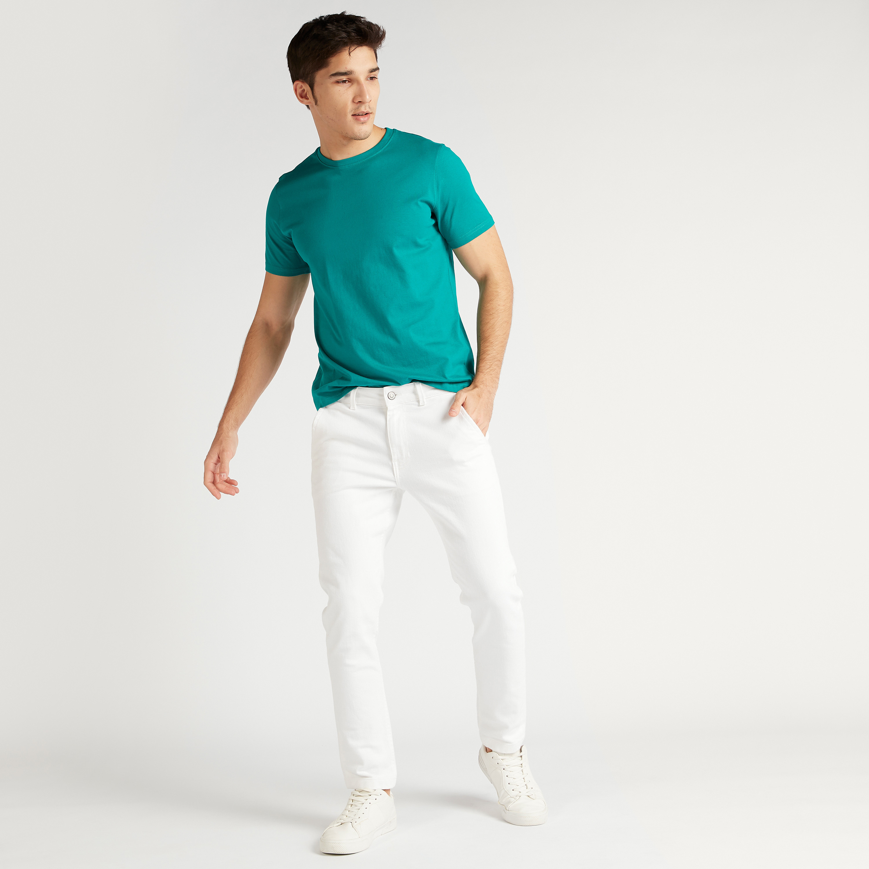 تيشيرت سادة بياقة ضيّقة وأكمام قصيرة-men-clothing-tshirtsandpolos-tshirts-image-2