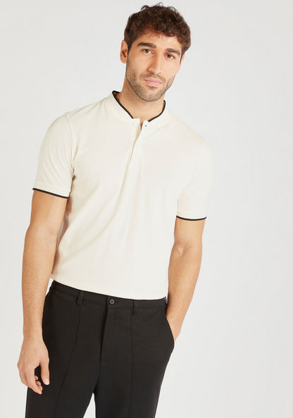 Solid Polo T-shirt with Mandarin Collar and Short Sleeves