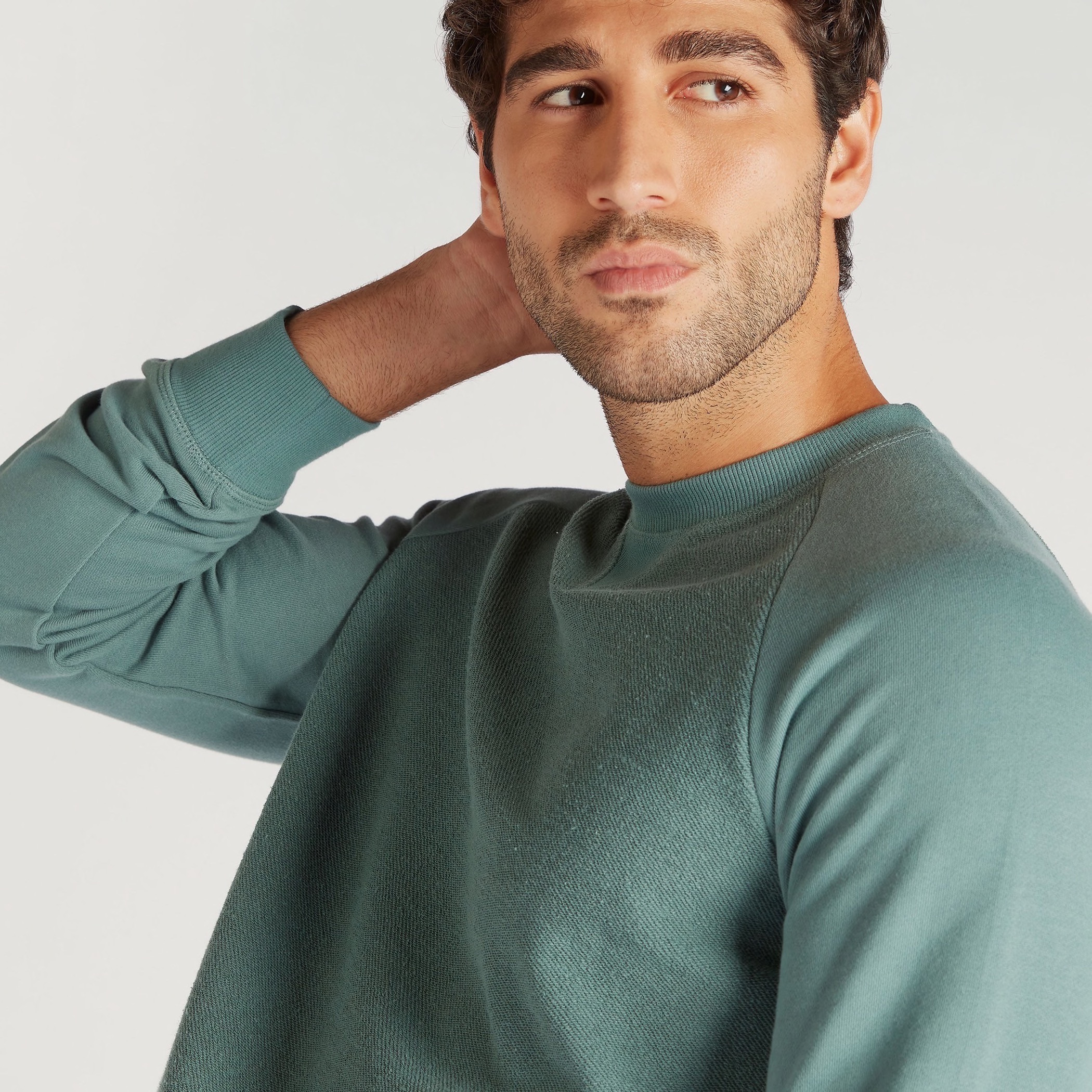 سويت شيرت بارز الملمس بياقة ضيّقة وأكمام طويلة-men-winterwear-hoodiesandsweatshirts-image-2