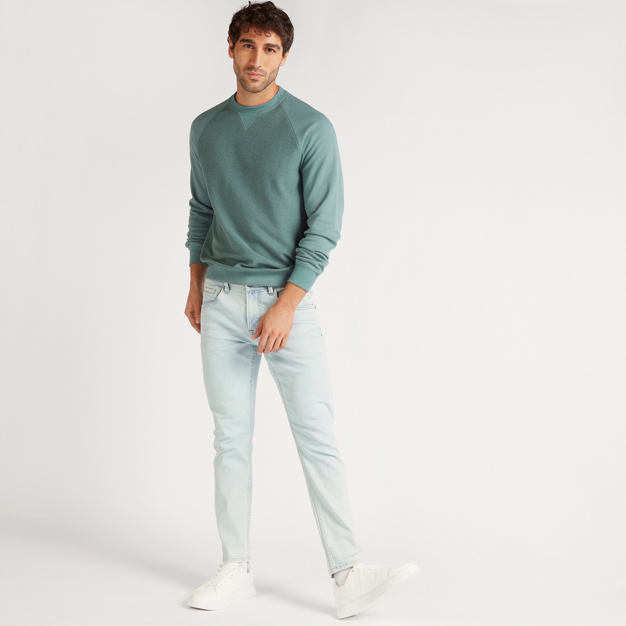 سويت شيرت بارز الملمس بياقة ضيّقة وأكمام طويلة-men-winterwear-hoodiesandsweatshirts-image-3