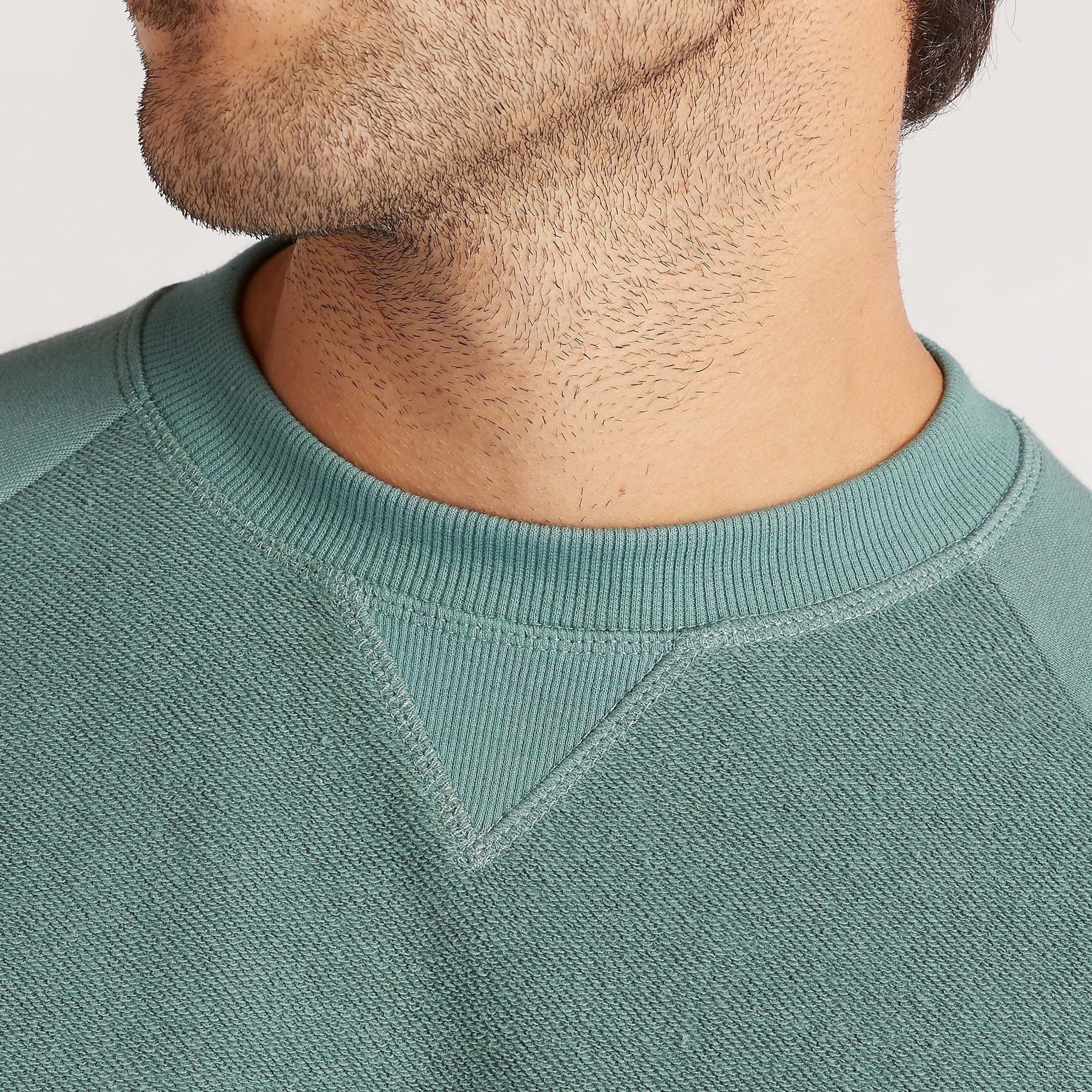 سويت شيرت بارز الملمس بياقة ضيّقة وأكمام طويلة-men-winterwear-hoodiesandsweatshirts-image-5