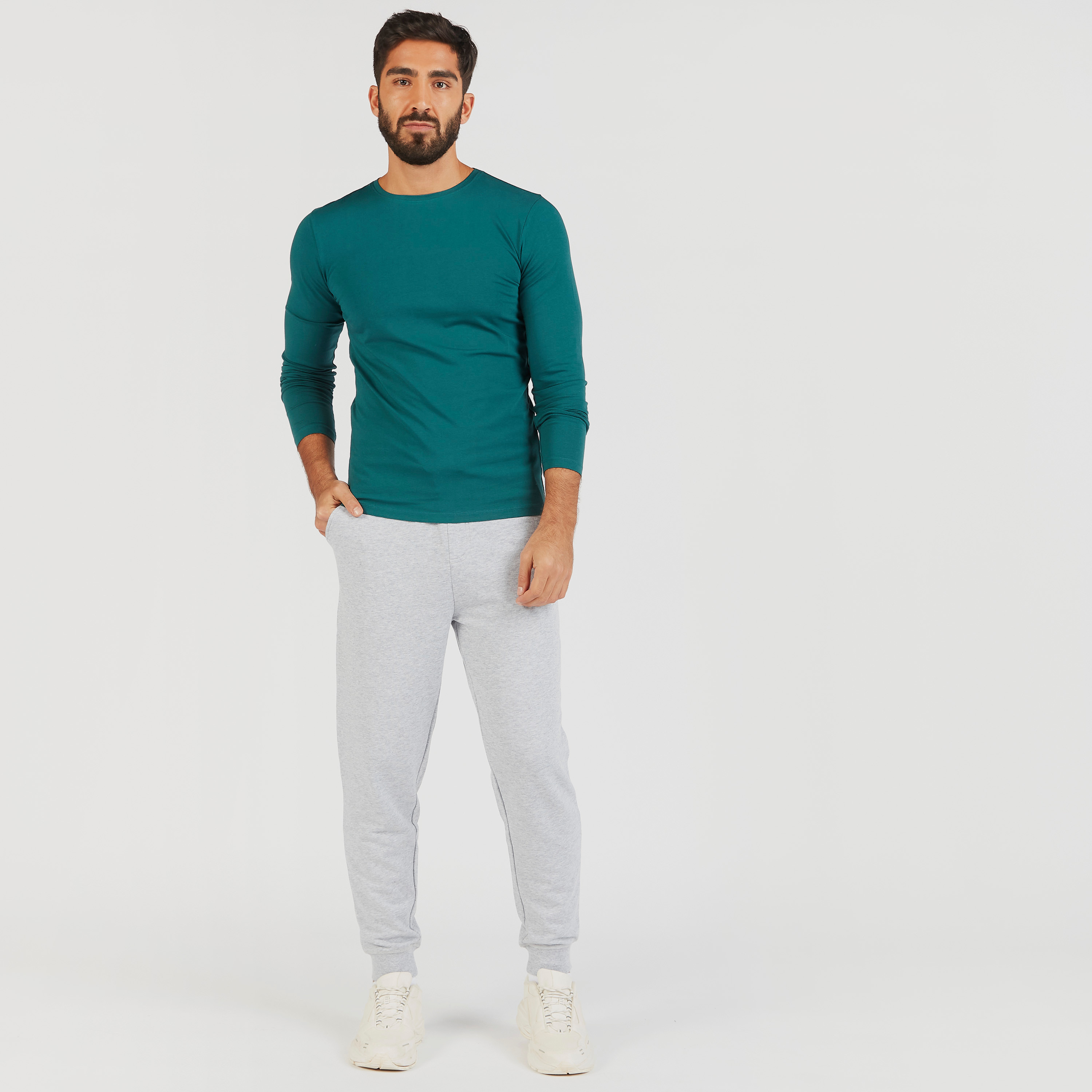 تيشيرت سادة بياقة ضيّقة وأكمام طويلة-men-clothing-tshirtsandpolos-tshirts-image-2