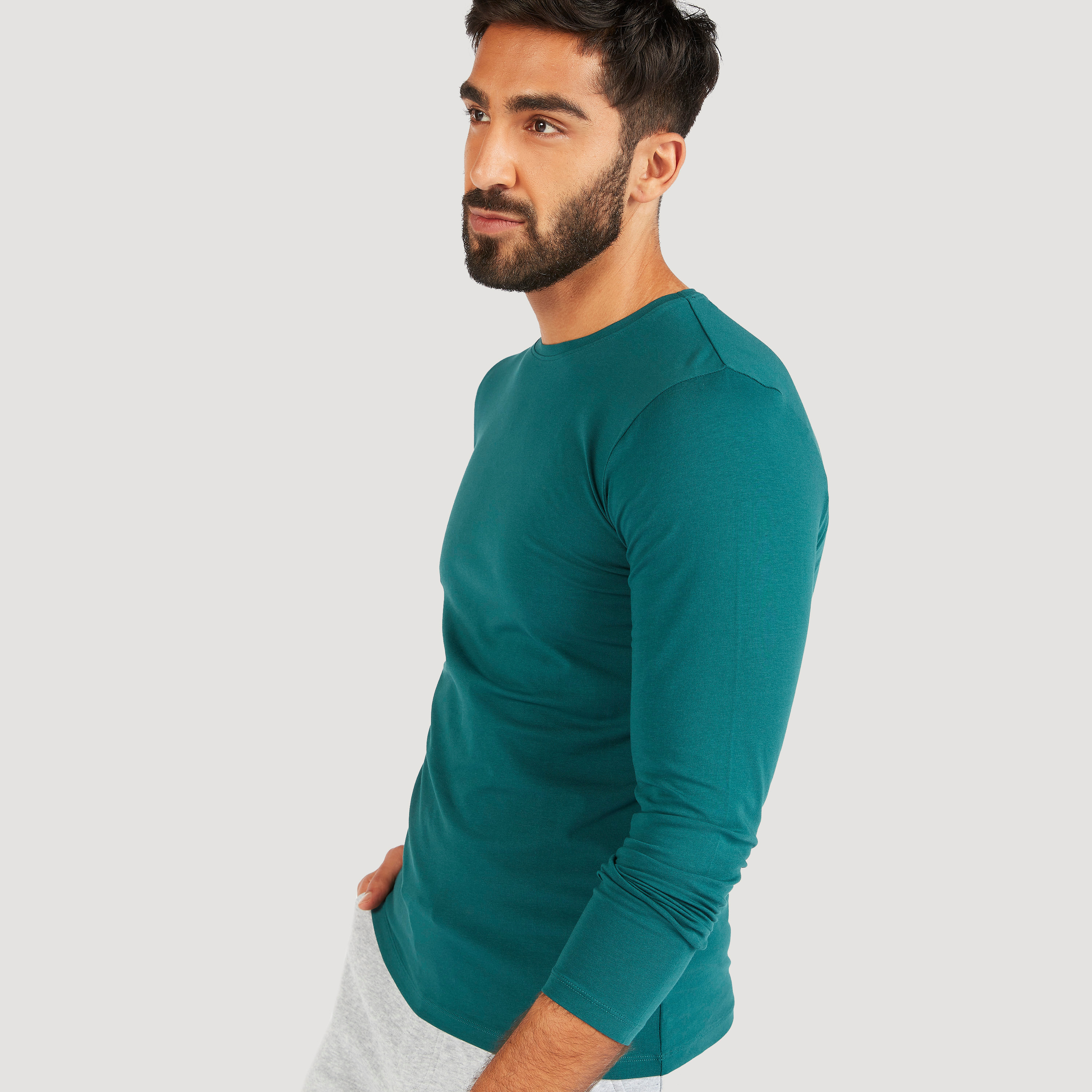 تيشيرت سادة بياقة ضيّقة وأكمام طويلة-men-clothing-tshirtsandpolos-tshirts-image-5