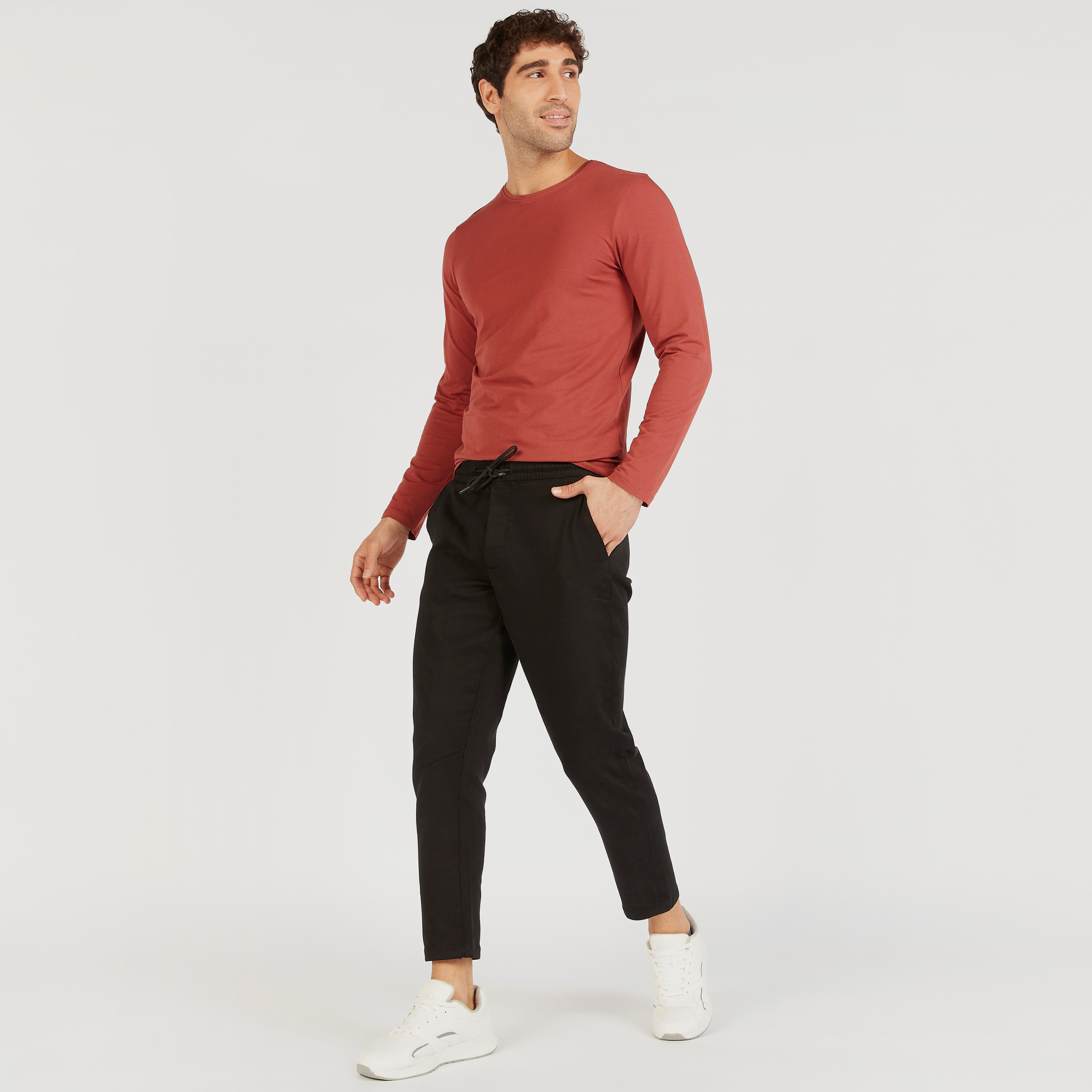 تيشيرت سادة بياقة ضيّقة وأكمام طويلة-men-clothing-tshirtsandpolos-tshirts-image-7
