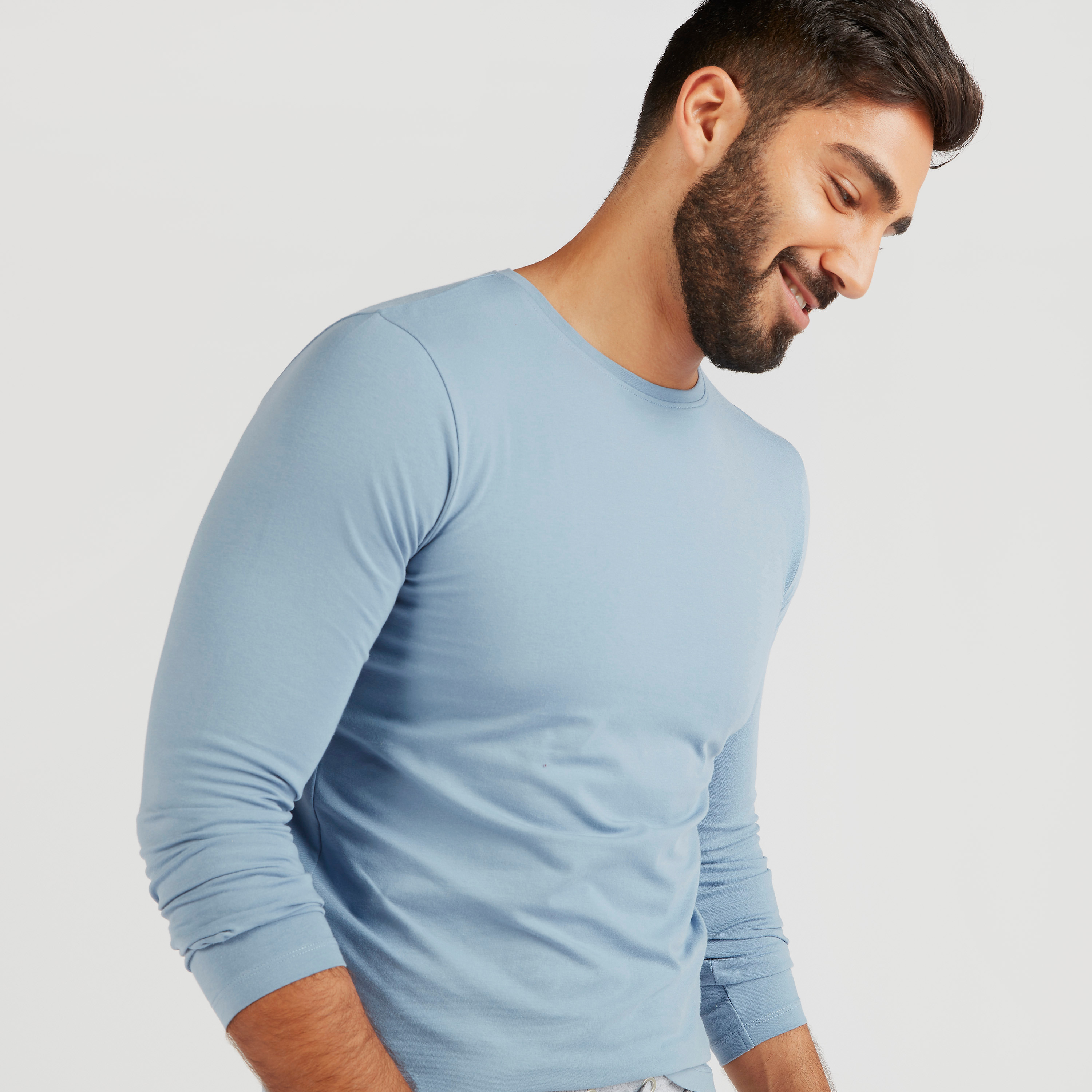 تيشيرت سادة بياقة ضيّقة وأكمام طويلة-men-clothing-tshirtsandpolos-tshirts-image-12