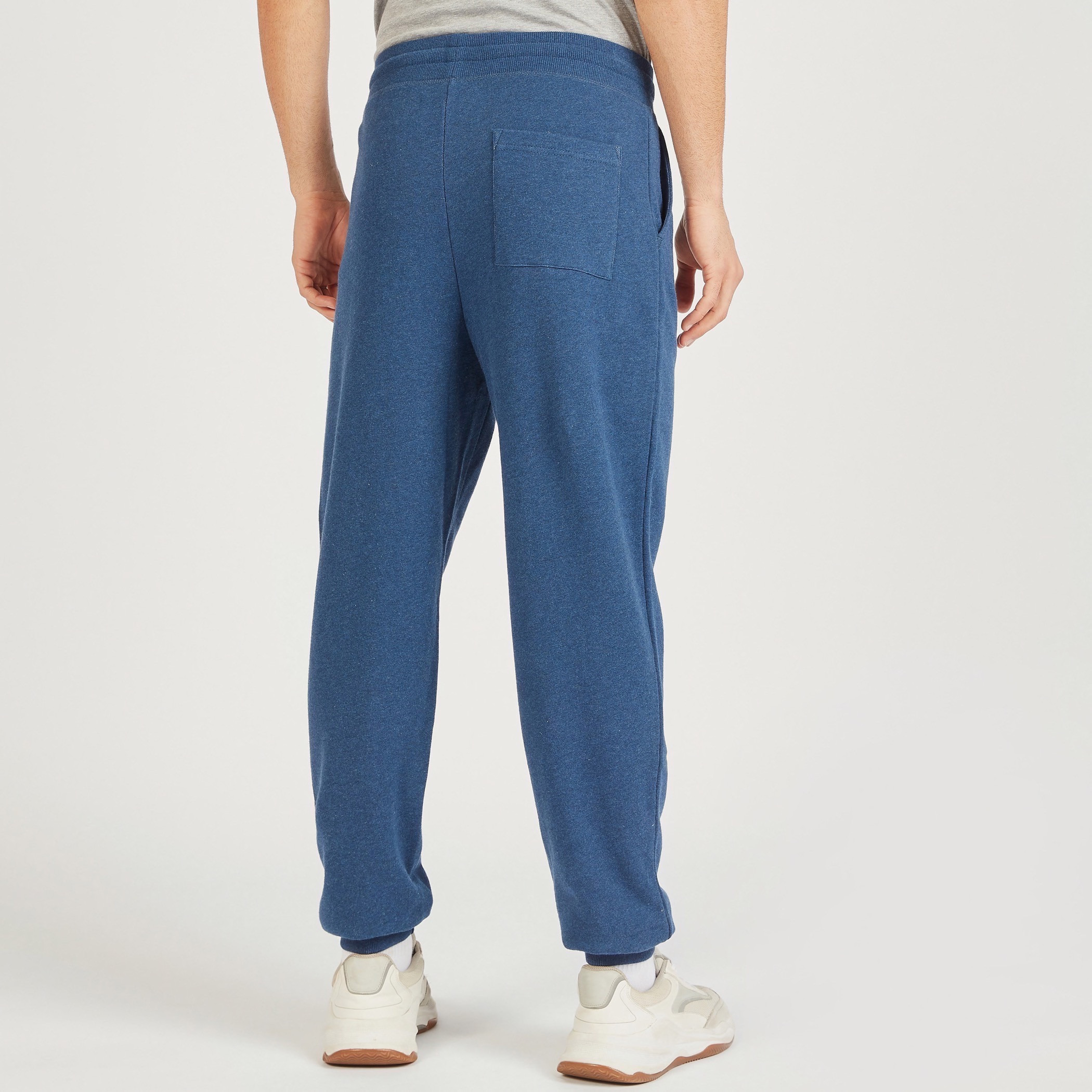 بنطلون رياضي سادة بجيوب ورباط إغلاق-men-clothing-bottoms-joggers-image-24