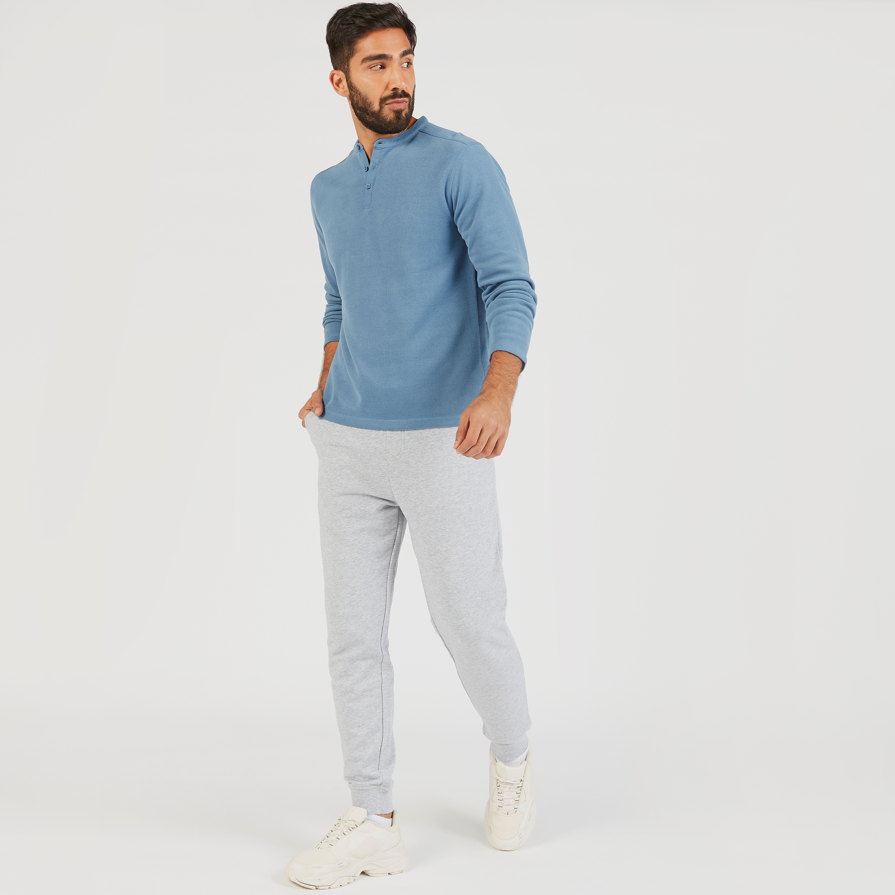 بنطلون رياضي سادة بجيوب ورباط إغلاق-men-clothing-bottoms-joggers-image-10