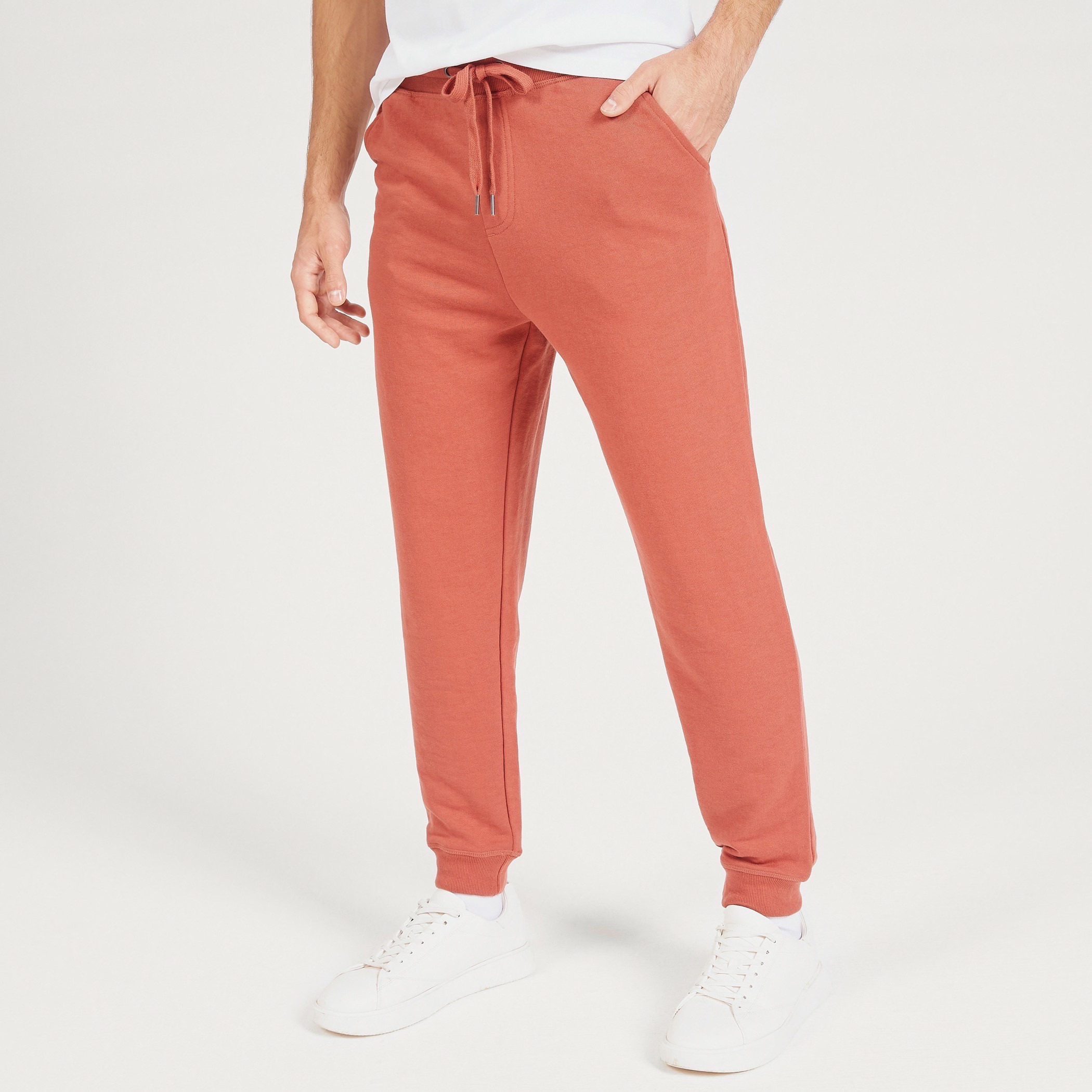 بنطلون رياضي سادة بجيوب ورباط إغلاق-men-clothing-bottoms-joggers-image-17