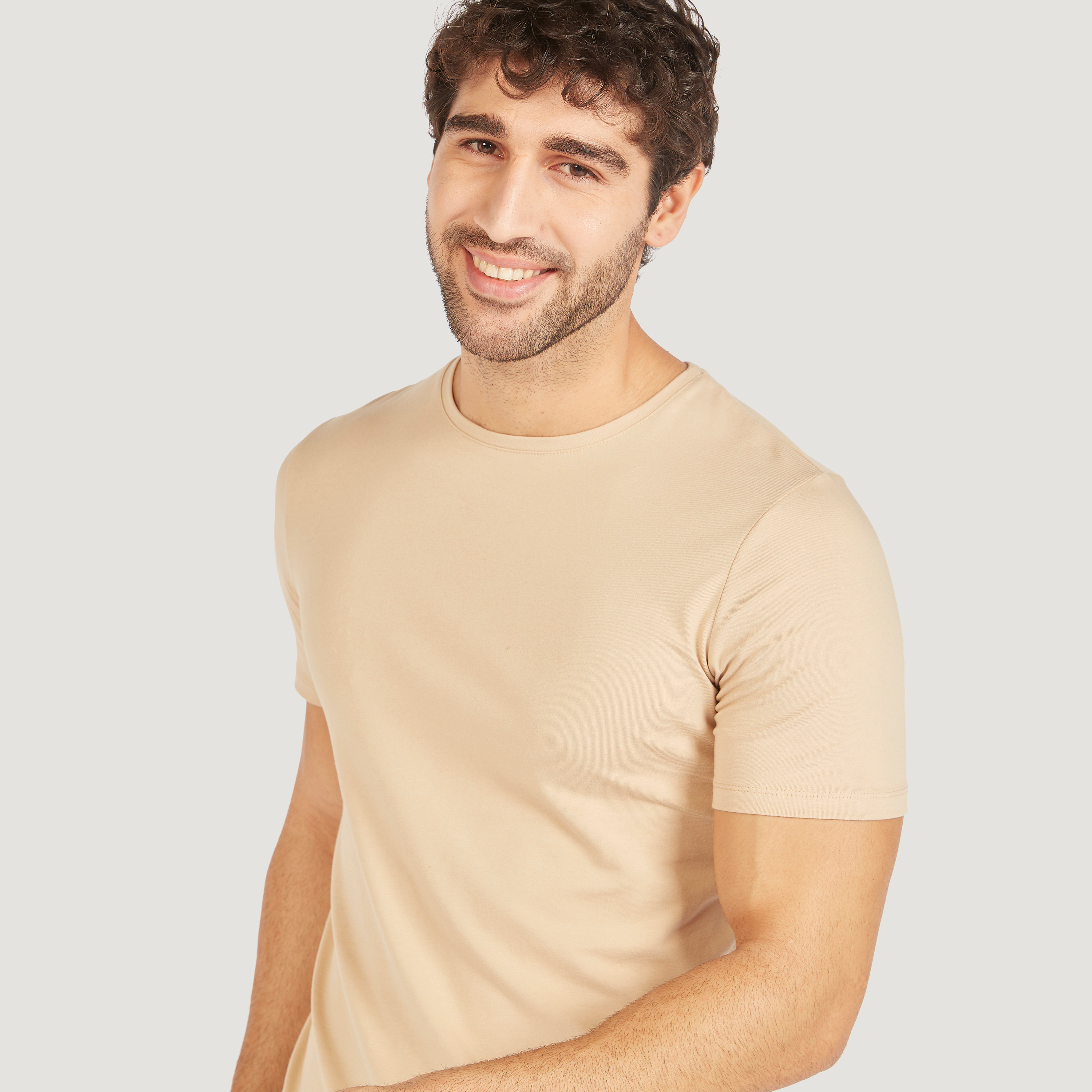 تيشيرت سادة بياقة ضيّقة وأكمام قصيرة-men-clothing-tshirtsandpolos-tshirts-image-1