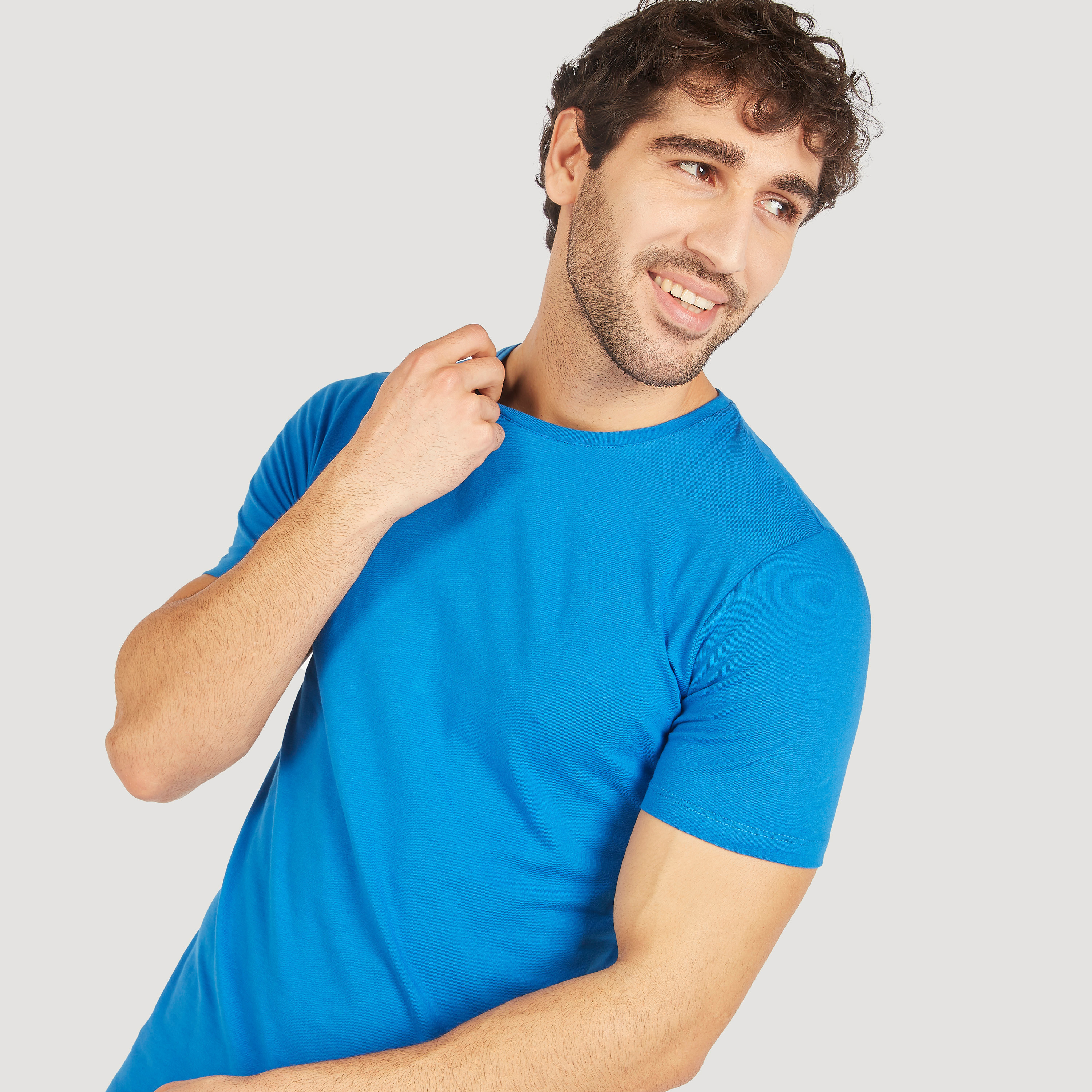 تيشيرت سادة بياقة ضيّقة وأكمام قصيرة-men-clothing-tshirtsandpolos-tshirts-image-7