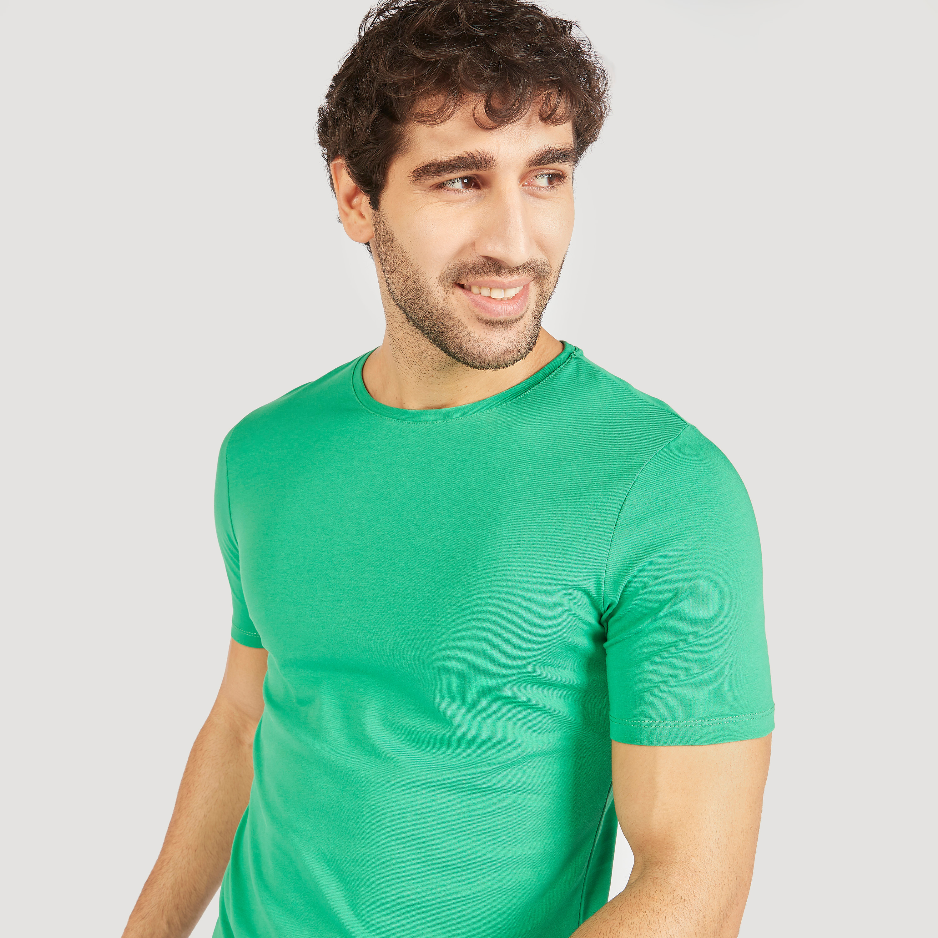 تيشيرت سادة بياقة ضيّقة وأكمام قصيرة-men-clothing-tshirtsandpolos-tshirts-image-12