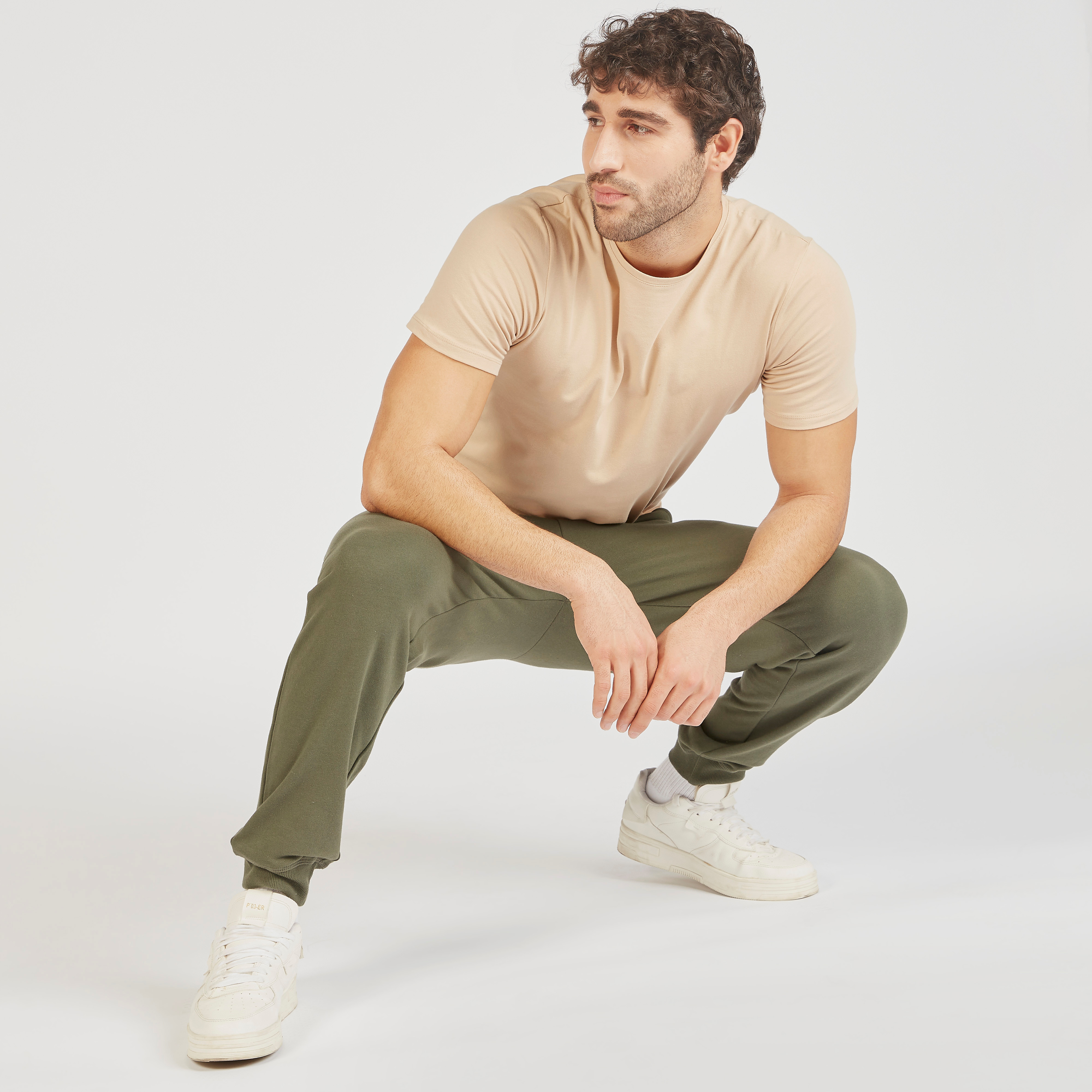 بنطلون رياضي سادة بجيوب ورباط إغلاق-men-clothing-bottoms-joggers-image-42