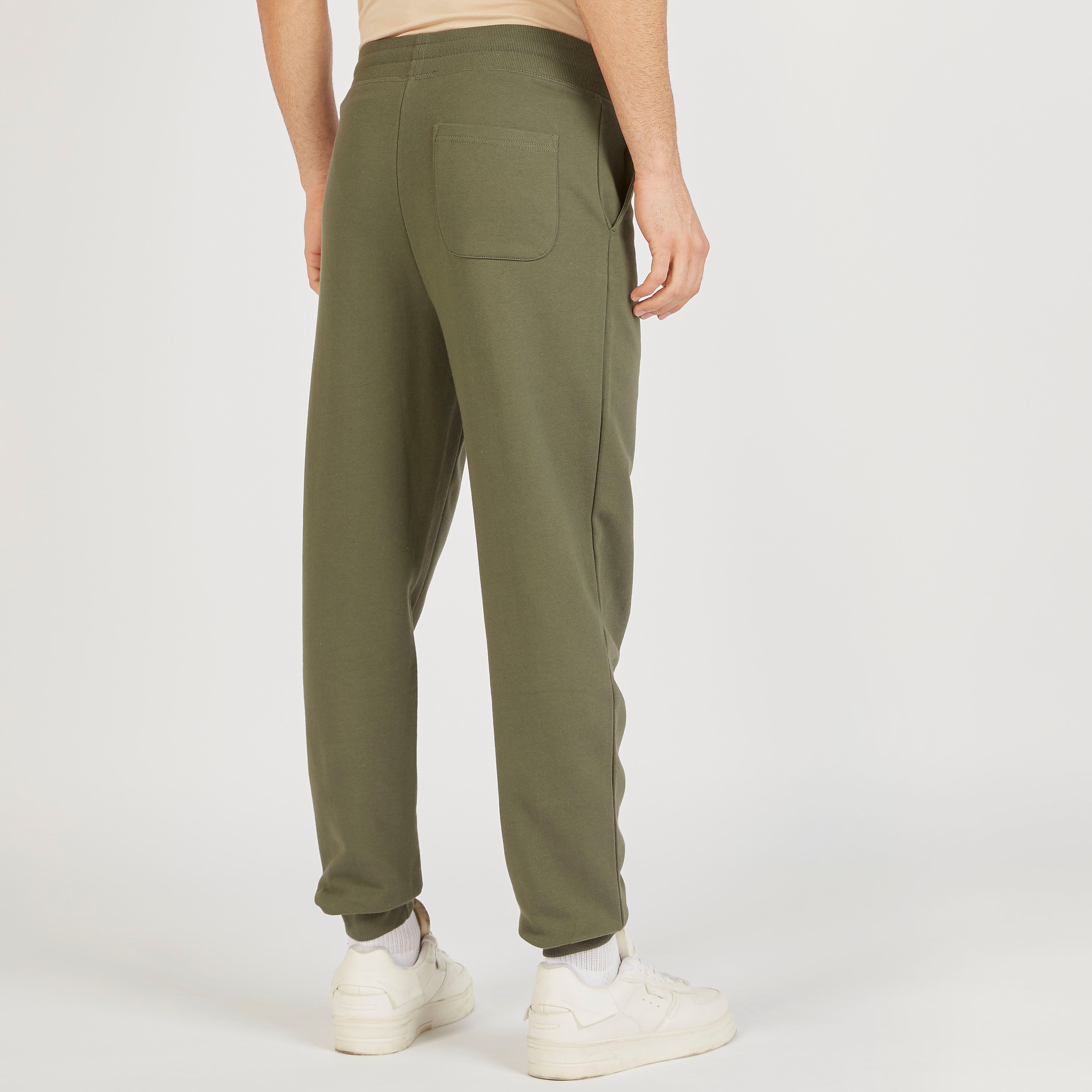 بنطلون رياضي سادة بجيوب ورباط إغلاق-men-clothing-bottoms-joggers-image-44