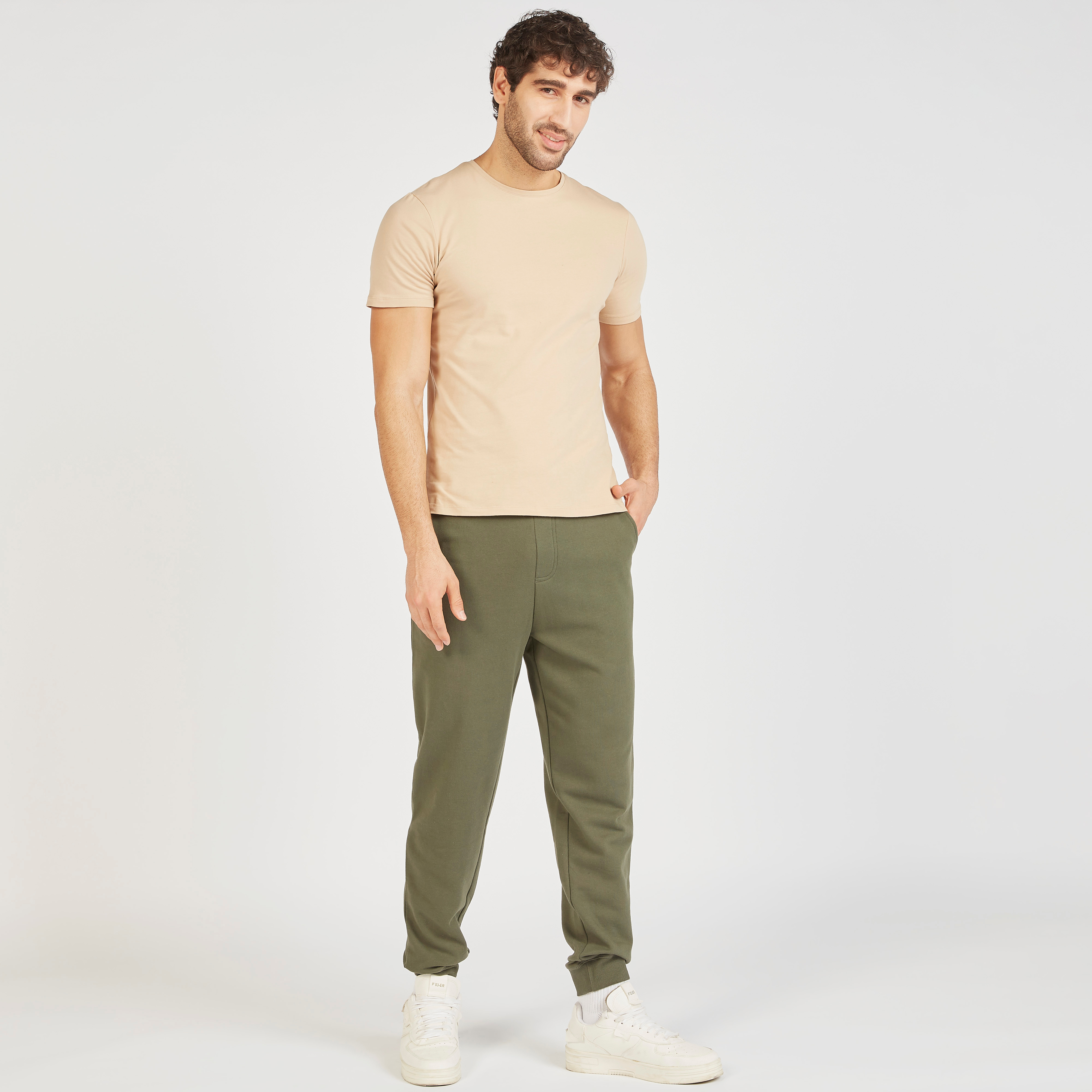 بنطلون رياضي سادة بجيوب ورباط إغلاق-men-clothing-bottoms-joggers-image-45