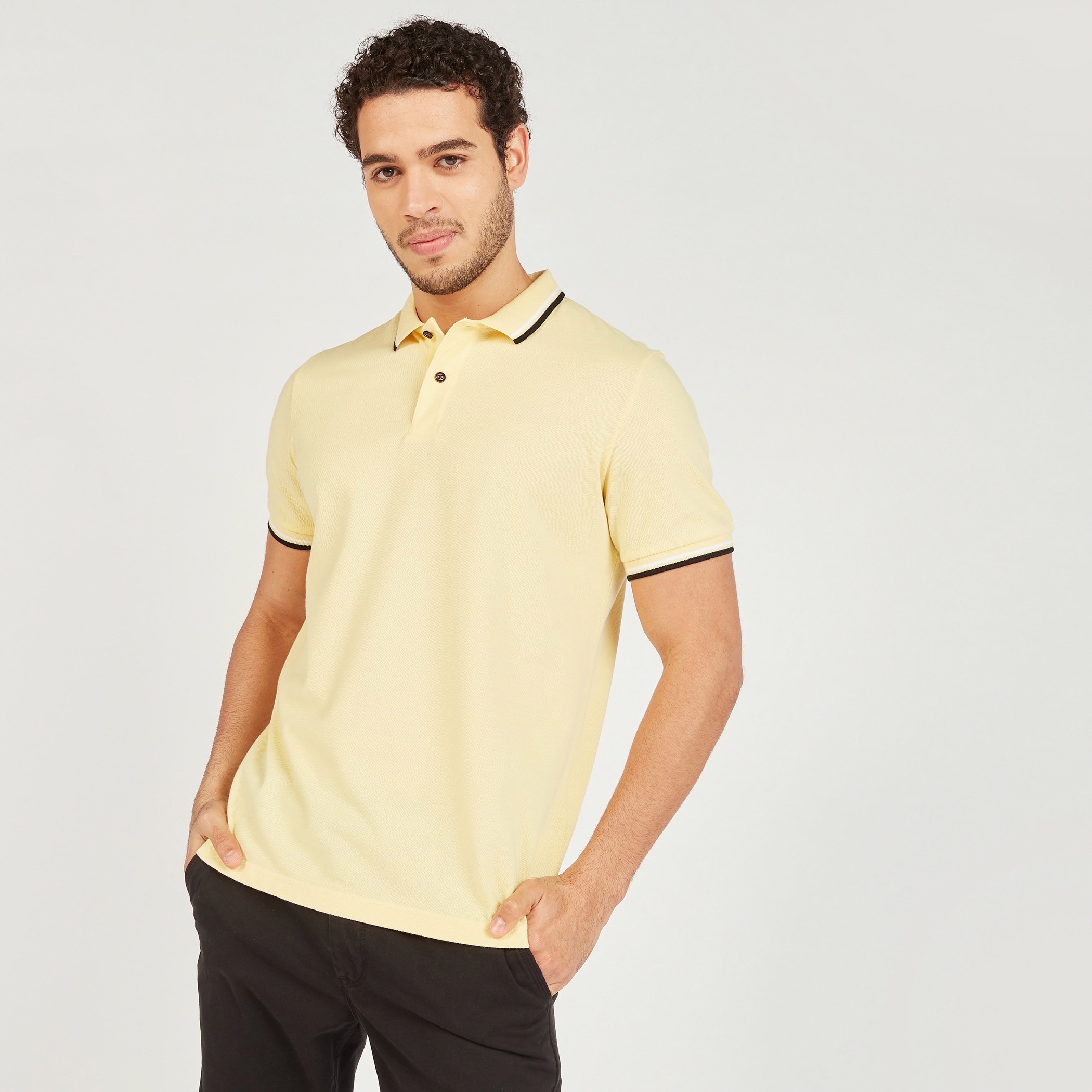 تيشيرت بولو سادة بأكمام قصيرة وتفاصيل خيوط بارزة-men-clothing-tshirtsandpolos-polos-image-7