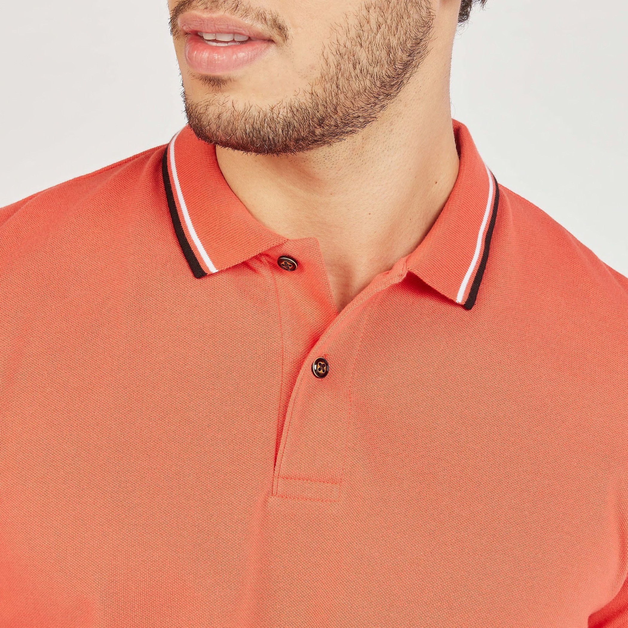 تيشيرت بولو سادة بأكمام قصيرة وتفاصيل خيوط بارزة-men-clothing-tshirtsandpolos-polos-image-15