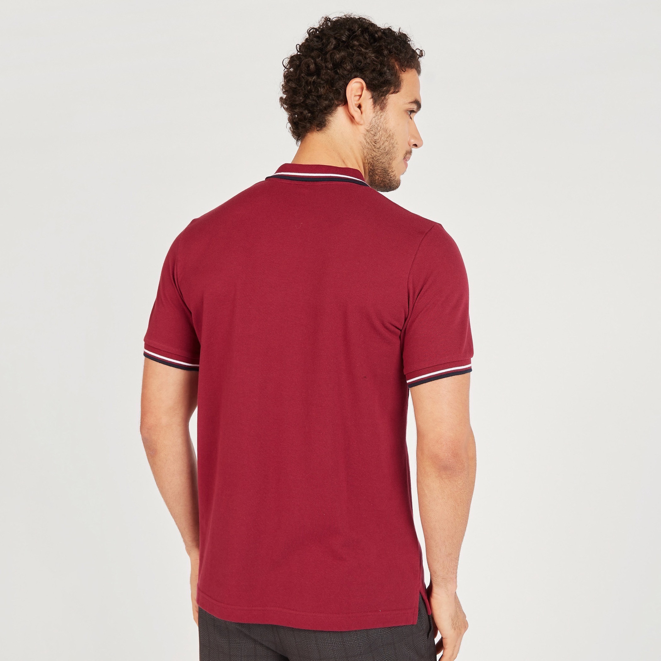 تيشيرت بولو سادة بأكمام قصيرة وتفاصيل خيوط بارزة-men-clothing-tshirtsandpolos-polos-image-19