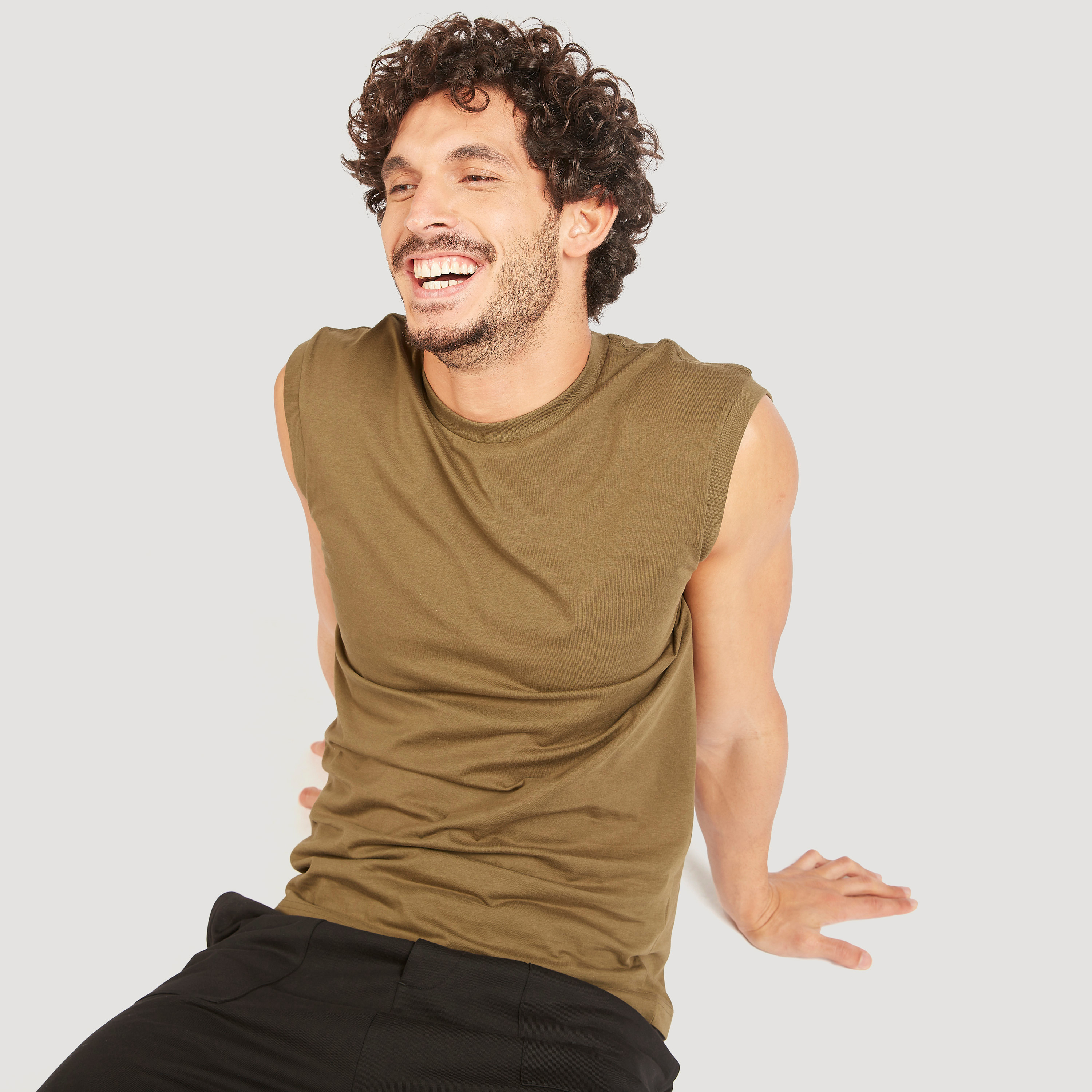 Solid Sleeveless Vest with Crew Neck-men-clothing-tshirtsandpolos-vests-image-1