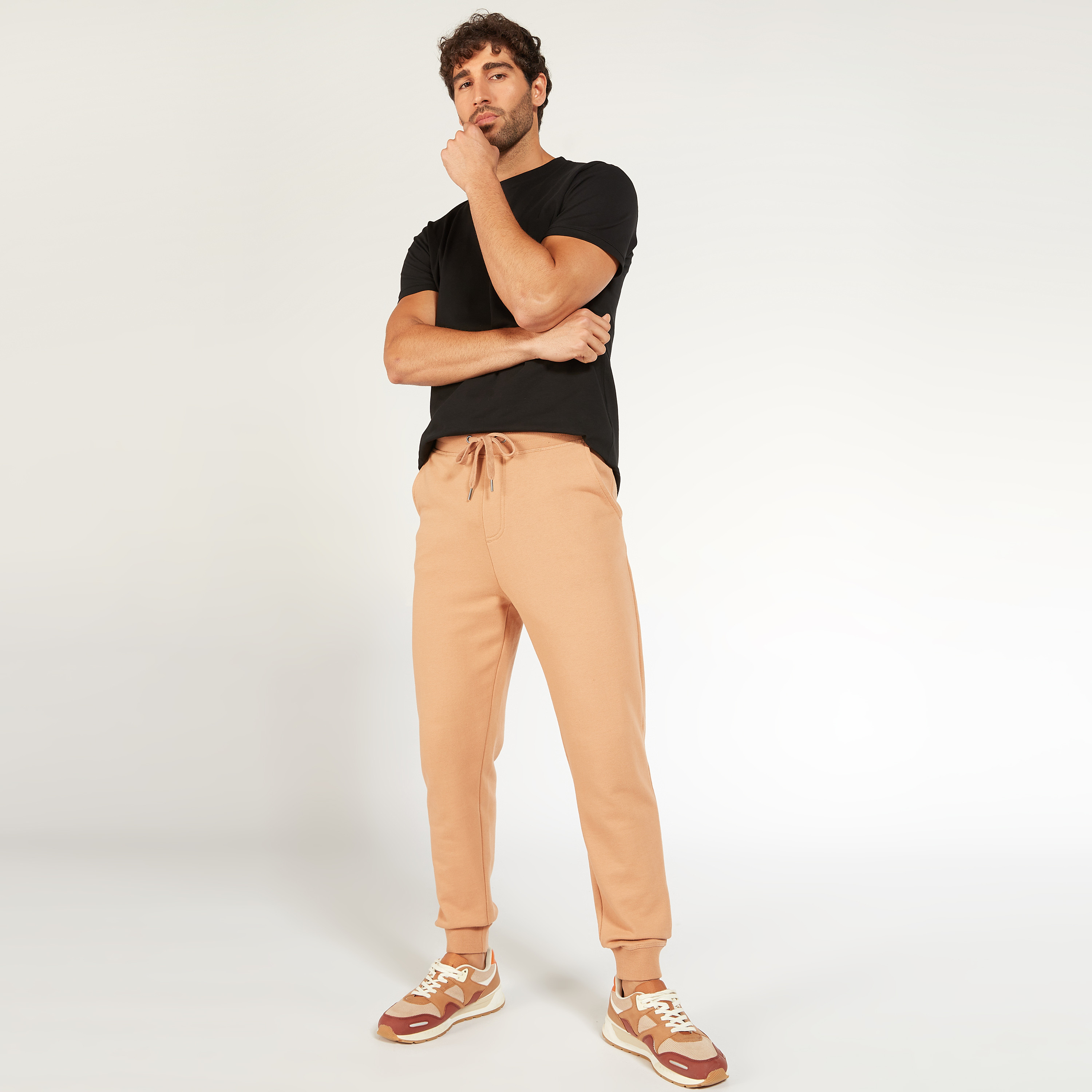 بنطلون رياضي سادة بجيوب ورباط إغلاق-men-clothing-bottoms-joggers-image-62