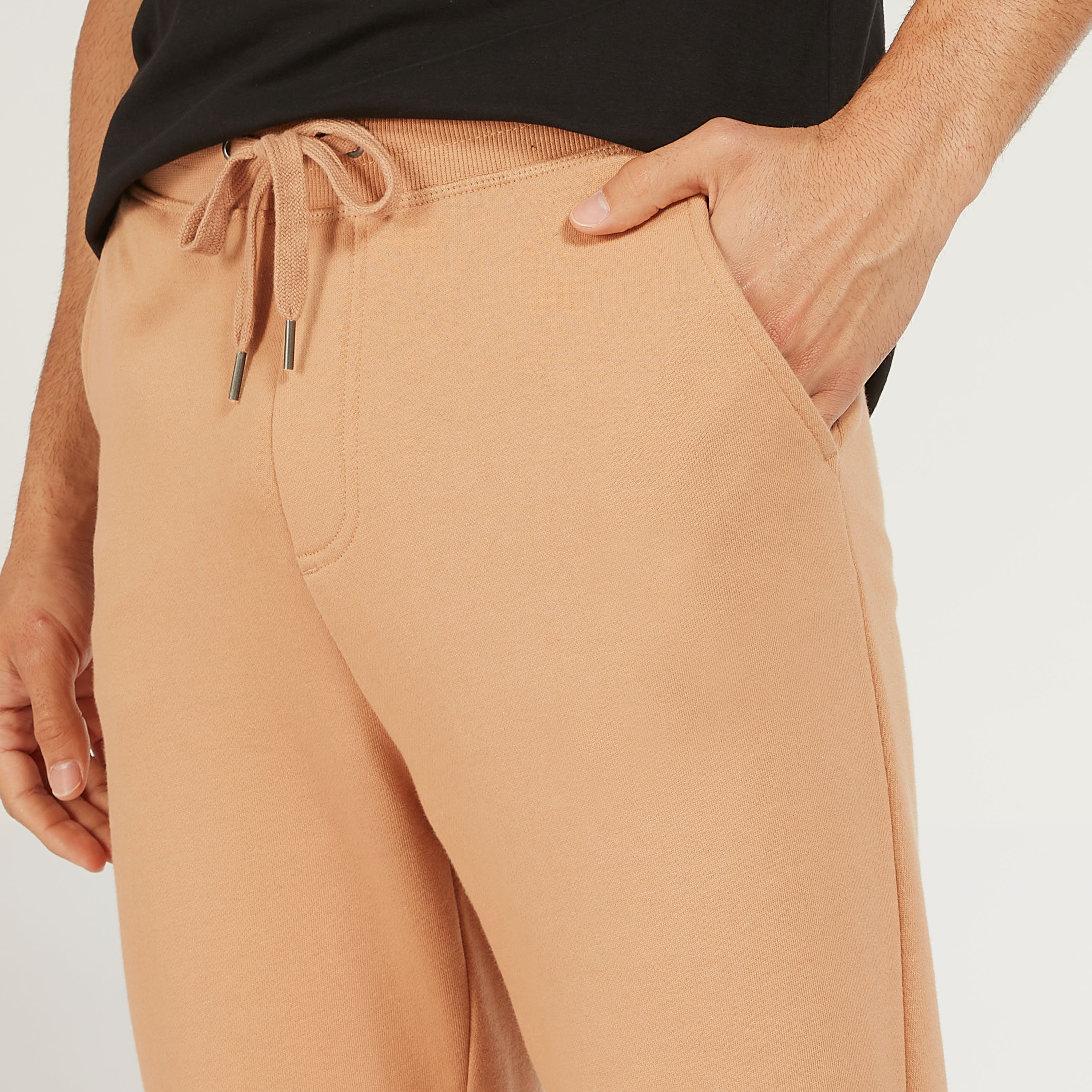 بنطلون رياضي سادة بجيوب ورباط إغلاق-men-clothing-bottoms-joggers-image-64