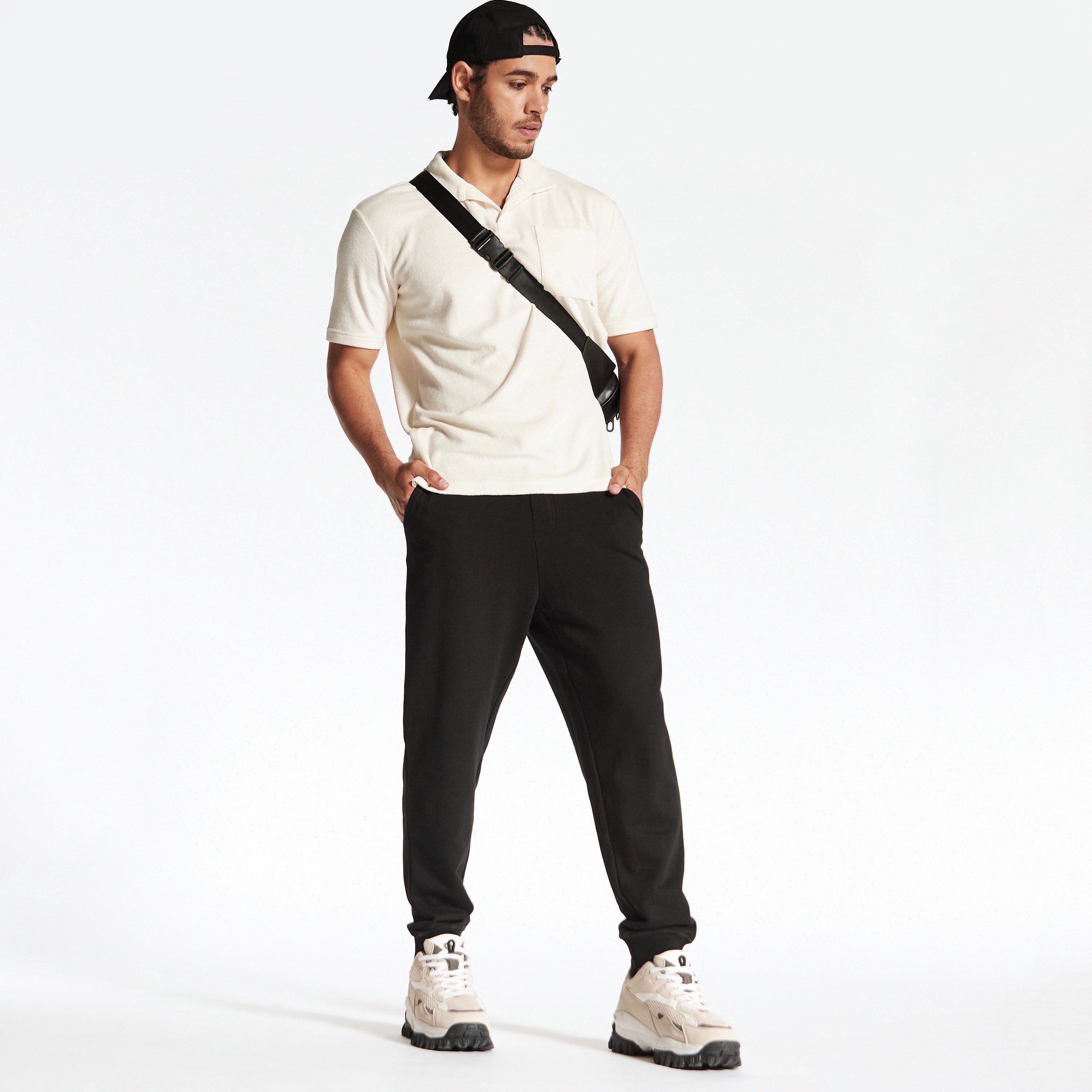 بنطلون رياضي سادة بجيوب ورباط إغلاق-men-clothing-bottoms-joggers-image-55