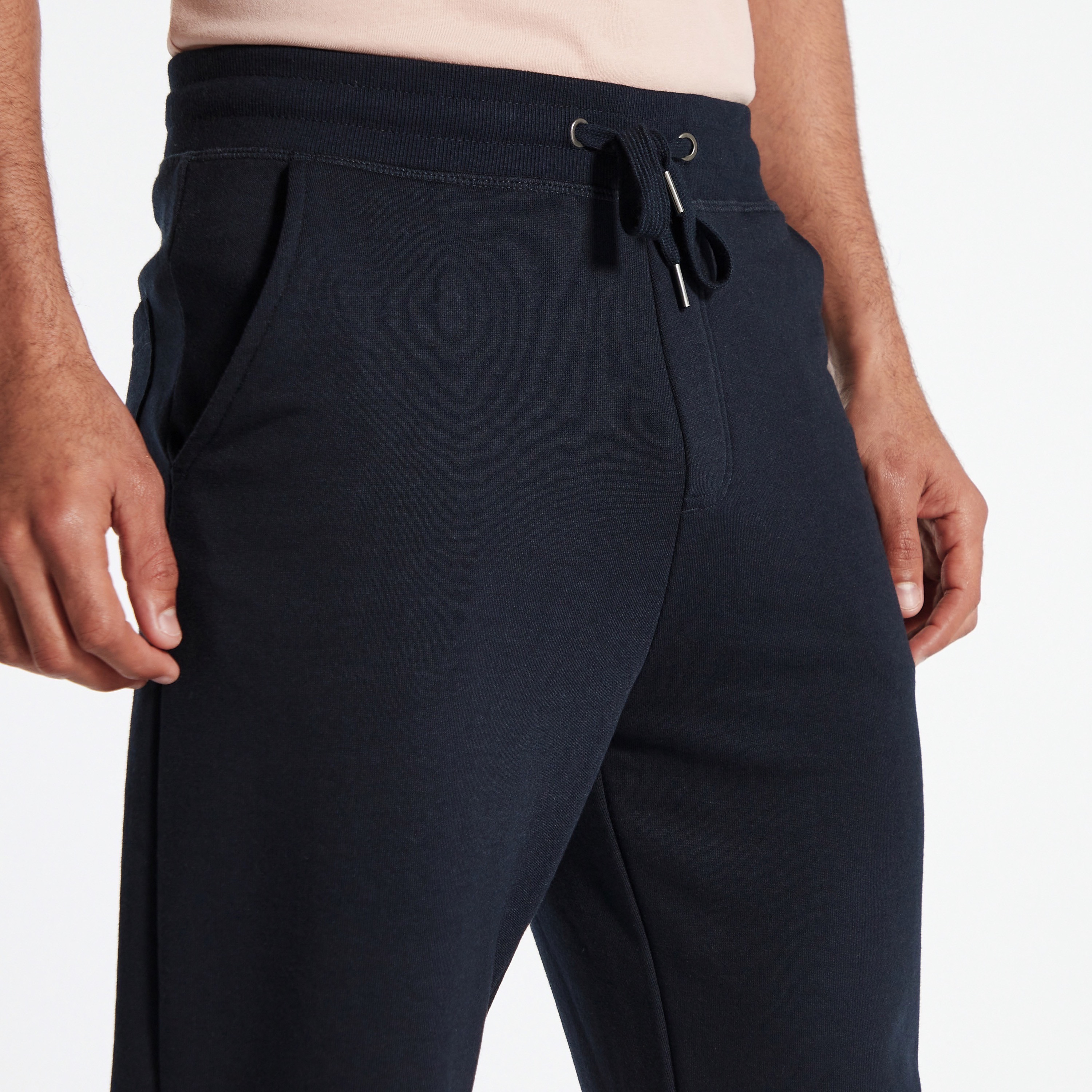 بنطلون رياضي سادة بجيوب ورباط إغلاق-men-clothing-bottoms-joggers-image-60