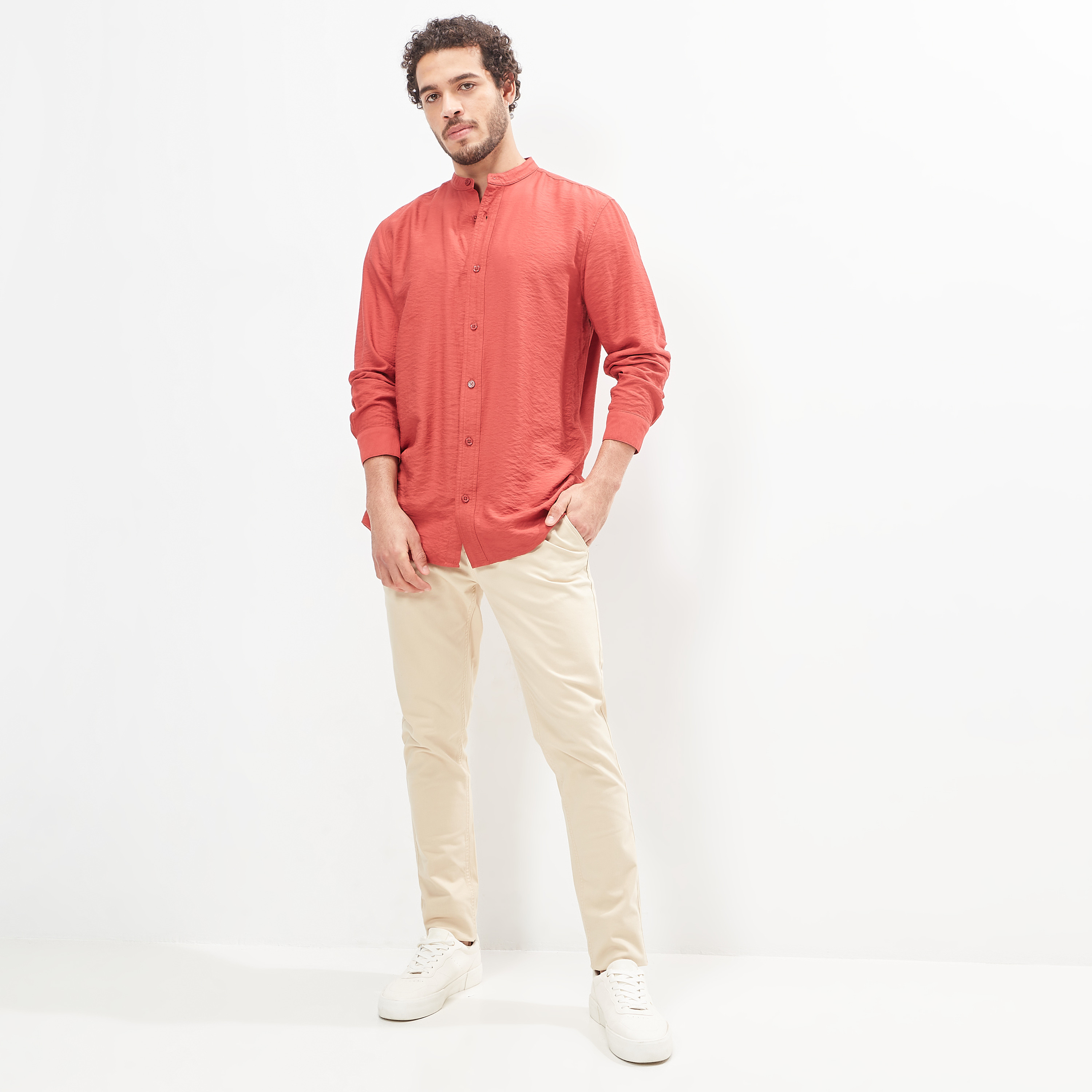 قميص سادة بياقة ماندارين وأكمام طويلة-men-clothing-shirts-image-6