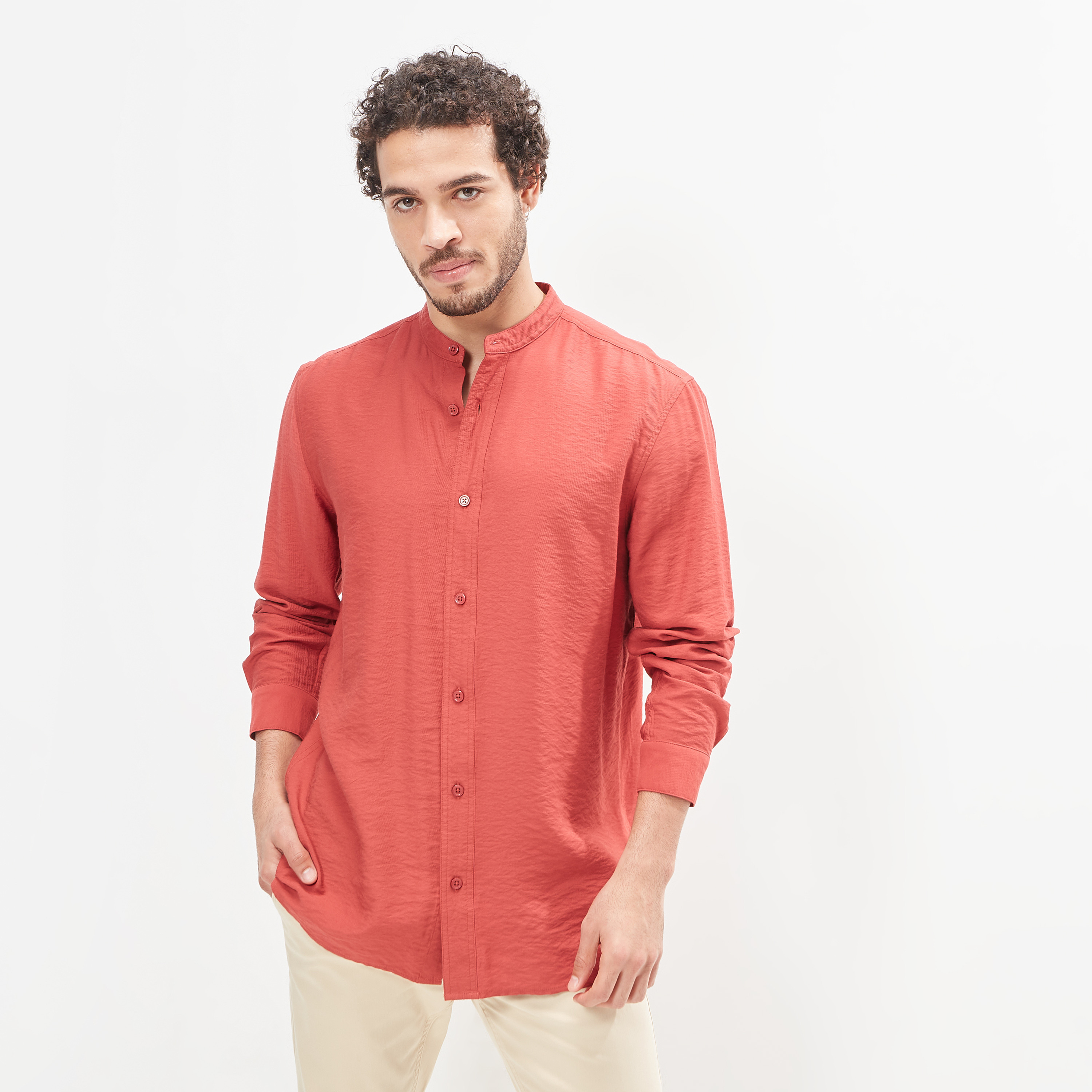 قميص سادة بياقة ماندارين وأكمام طويلة-men-clothing-shirts-image-9