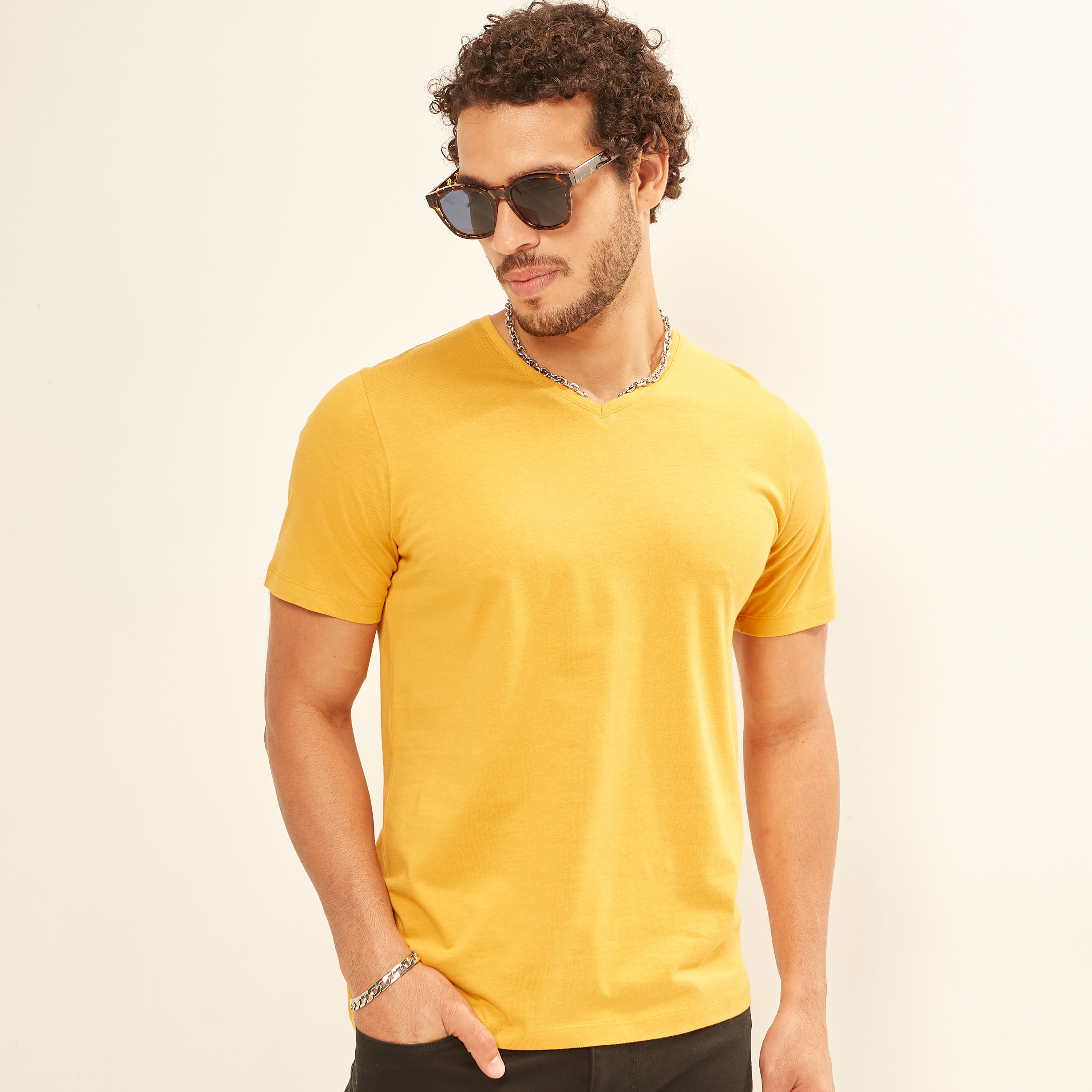 تيشيرت سادة بياقة V وأكمام قصيرة-men-clothing-tshirtsandpolos-tshirts-image-6