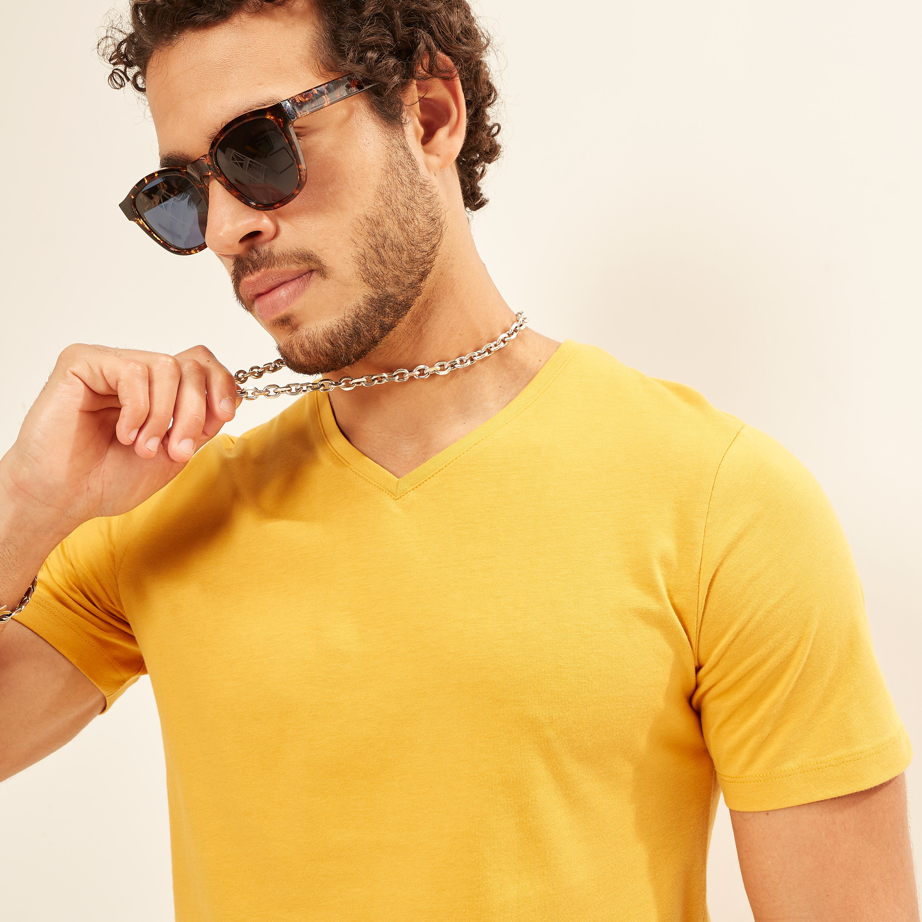 تيشيرت سادة بياقة V وأكمام قصيرة-men-clothing-tshirtsandpolos-tshirts-image-8
