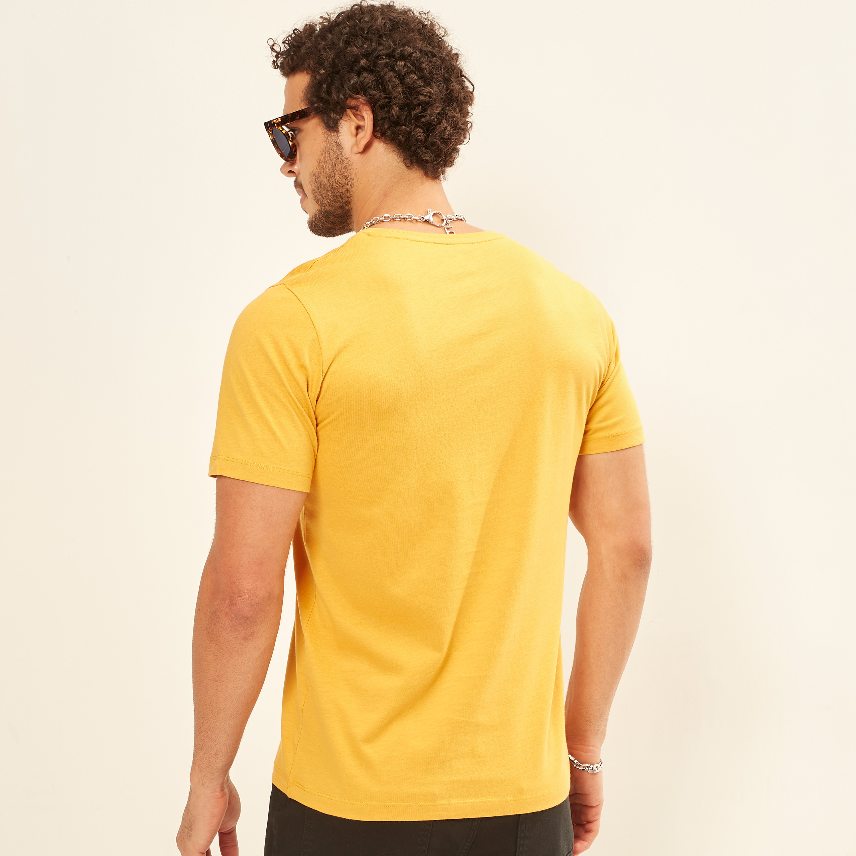 تيشيرت سادة بياقة V وأكمام قصيرة-men-clothing-tshirtsandpolos-tshirts-image-9