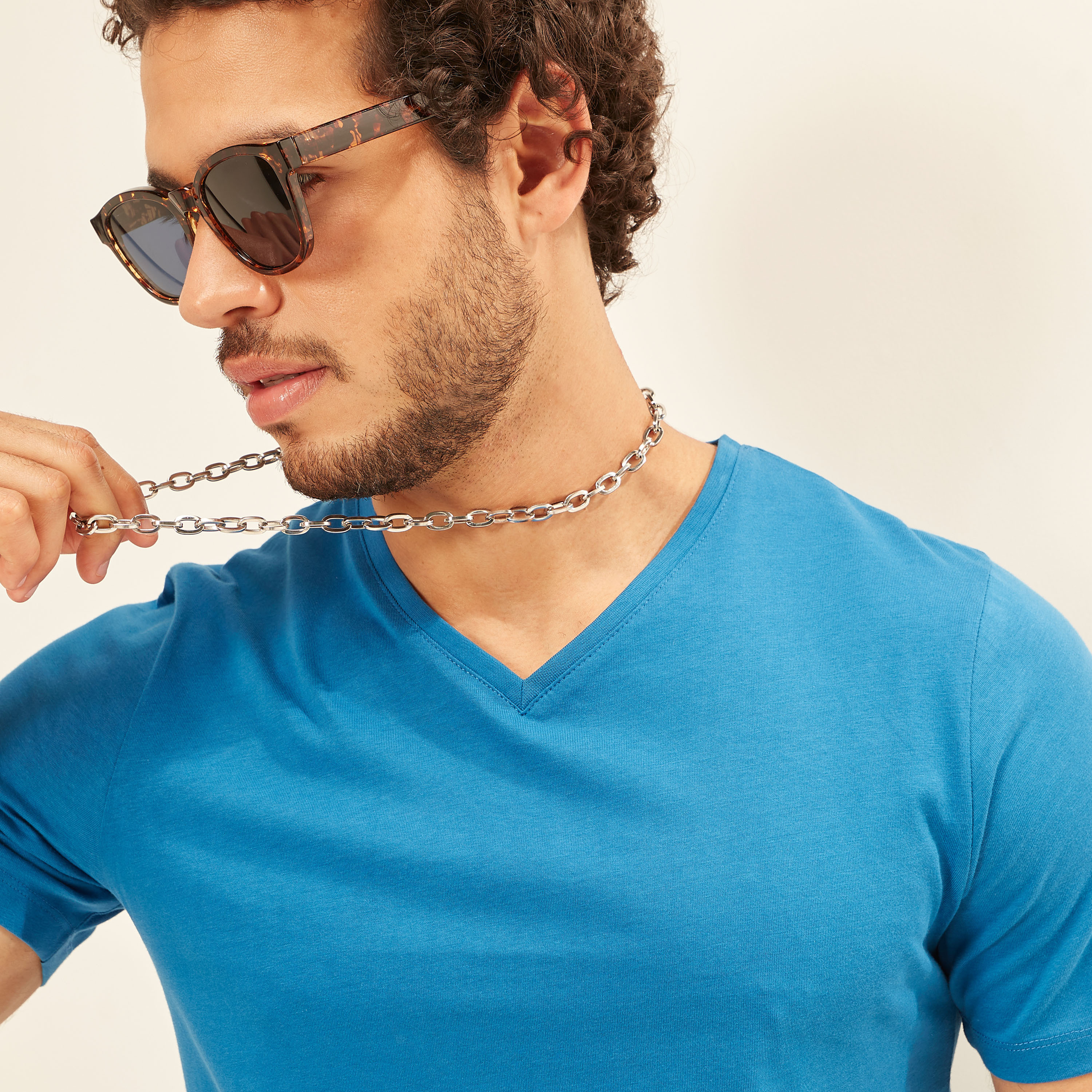 تيشيرت سادة بياقة V وأكمام قصيرة-men-clothing-tshirtsandpolos-tshirts-image-12