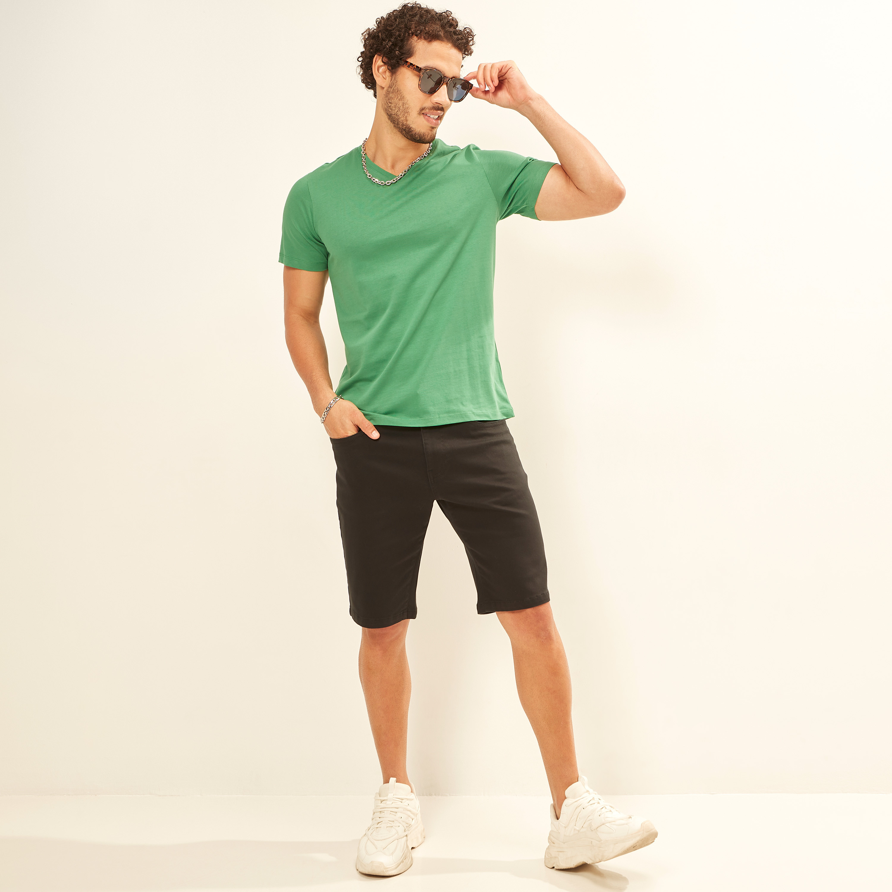 تيشيرت سادة بياقة V وأكمام قصيرة-men-clothing-tshirtsandpolos-tshirts-image-14