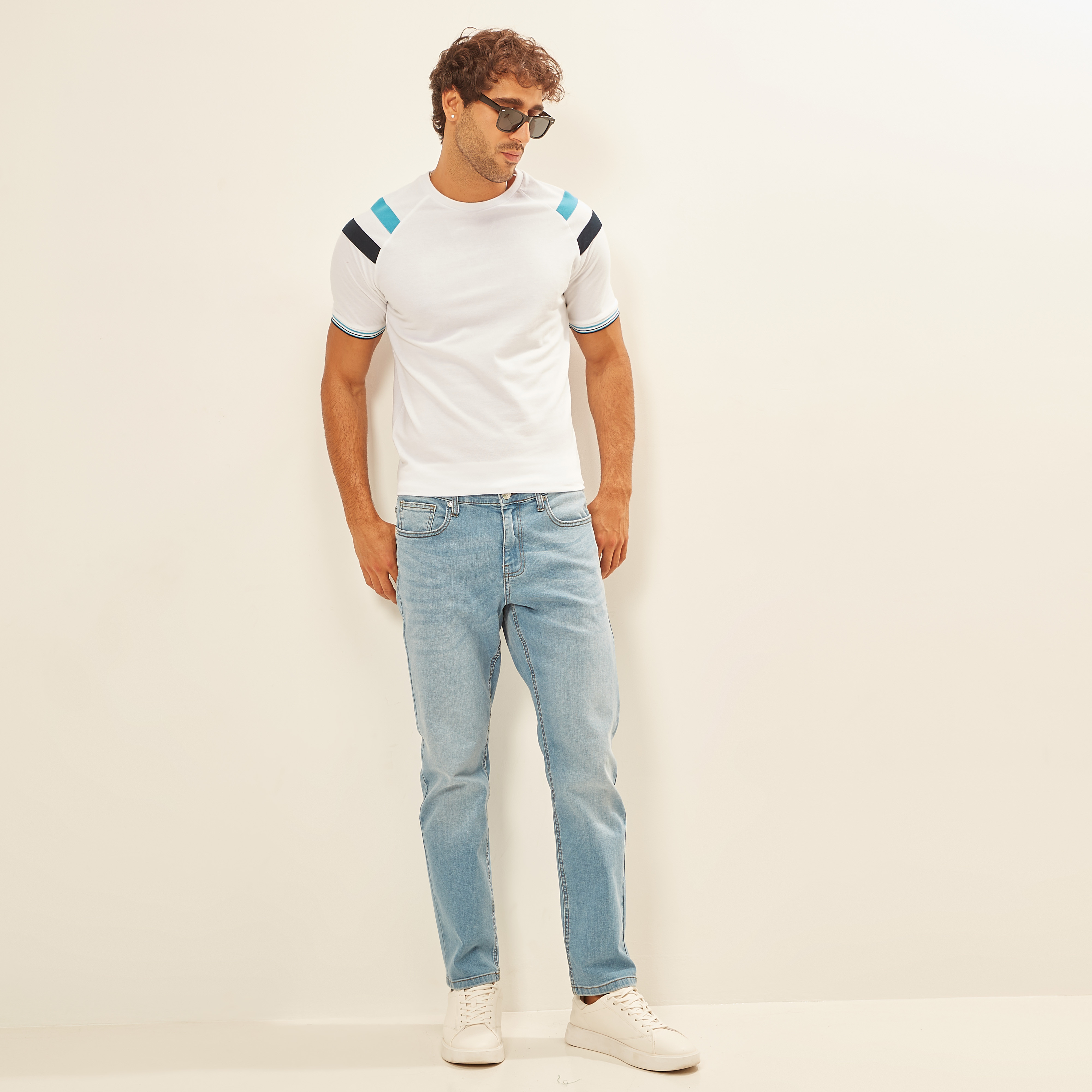تيشيرت سادة بياقة ضيّقة وأكمام قصيرة-men-clothing-tshirtsandpolos-tshirts-image-17
