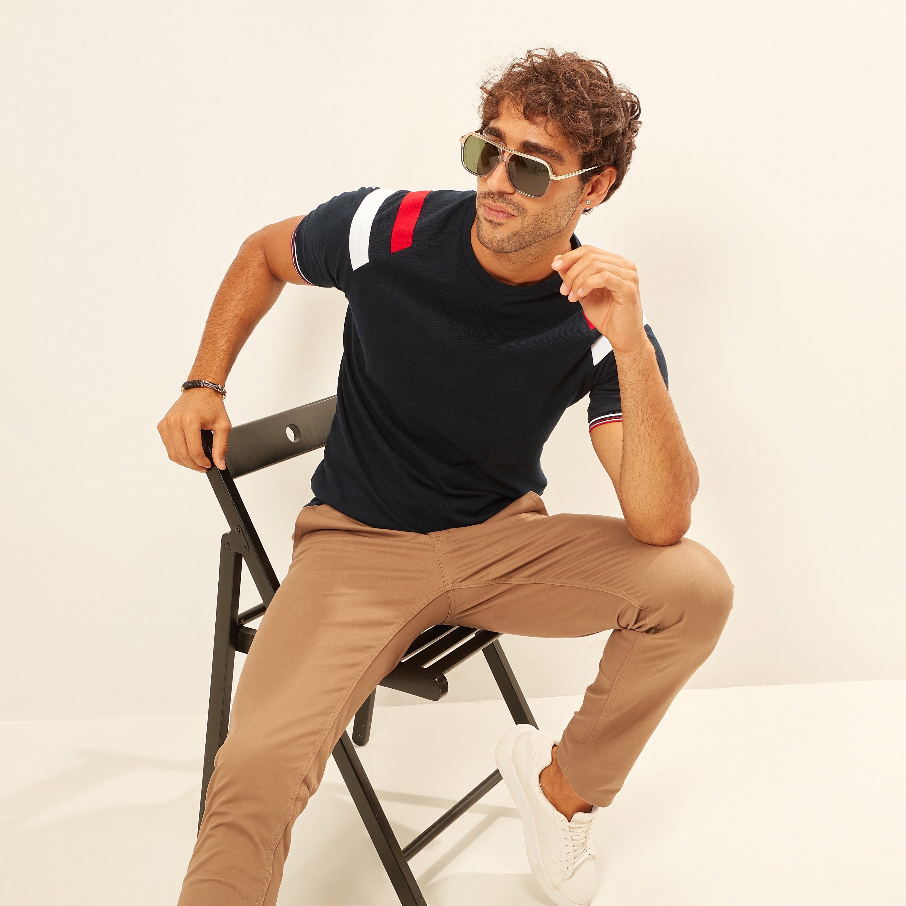 تيشيرت سادة بياقة ضيّقة وأكمام قصيرة-men-clothing-tshirtsandpolos-tshirts-image-7