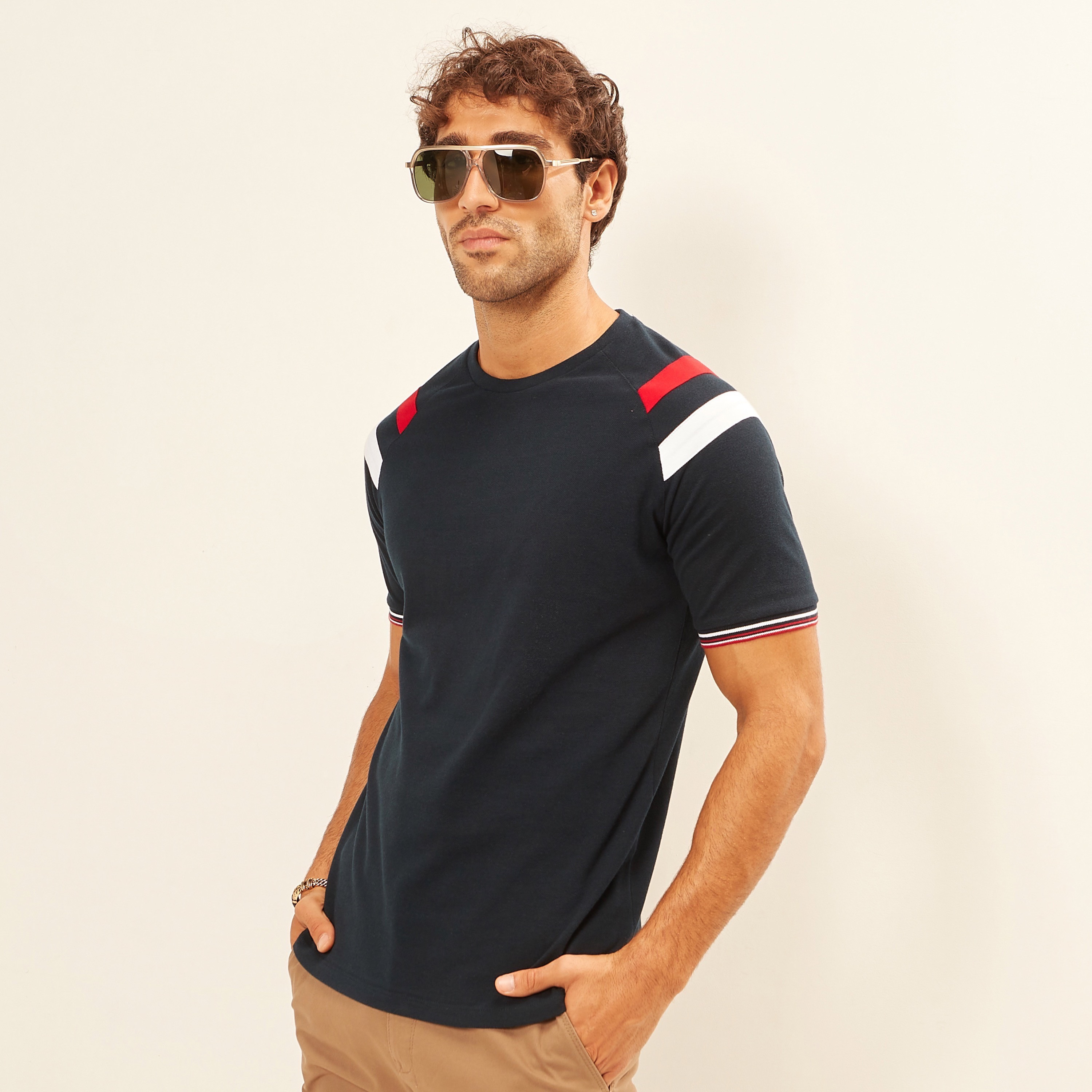 تيشيرت سادة بياقة ضيّقة وأكمام قصيرة-men-clothing-tshirtsandpolos-tshirts-image-8