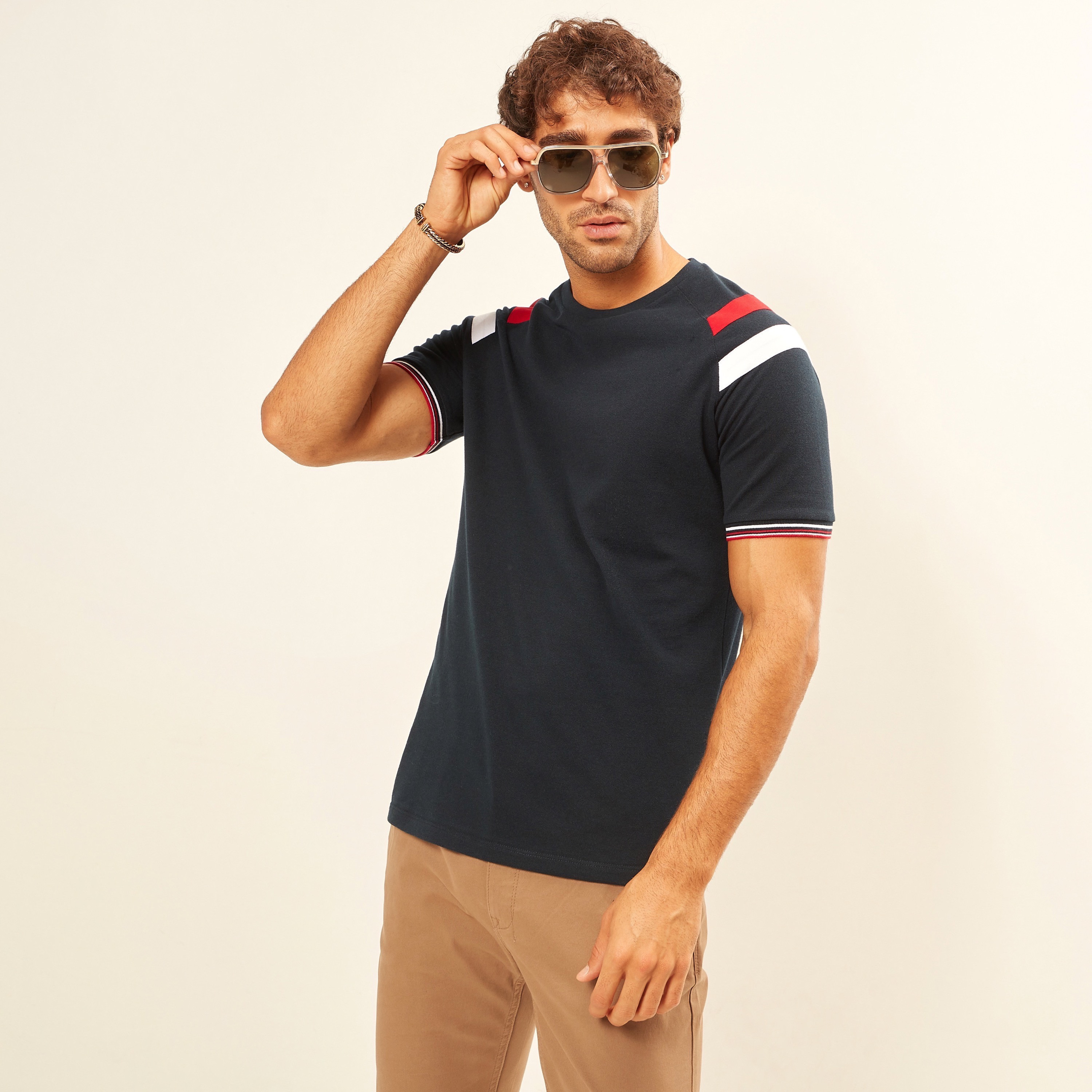 تيشيرت سادة بياقة ضيّقة وأكمام قصيرة-men-clothing-tshirtsandpolos-tshirts-image-12