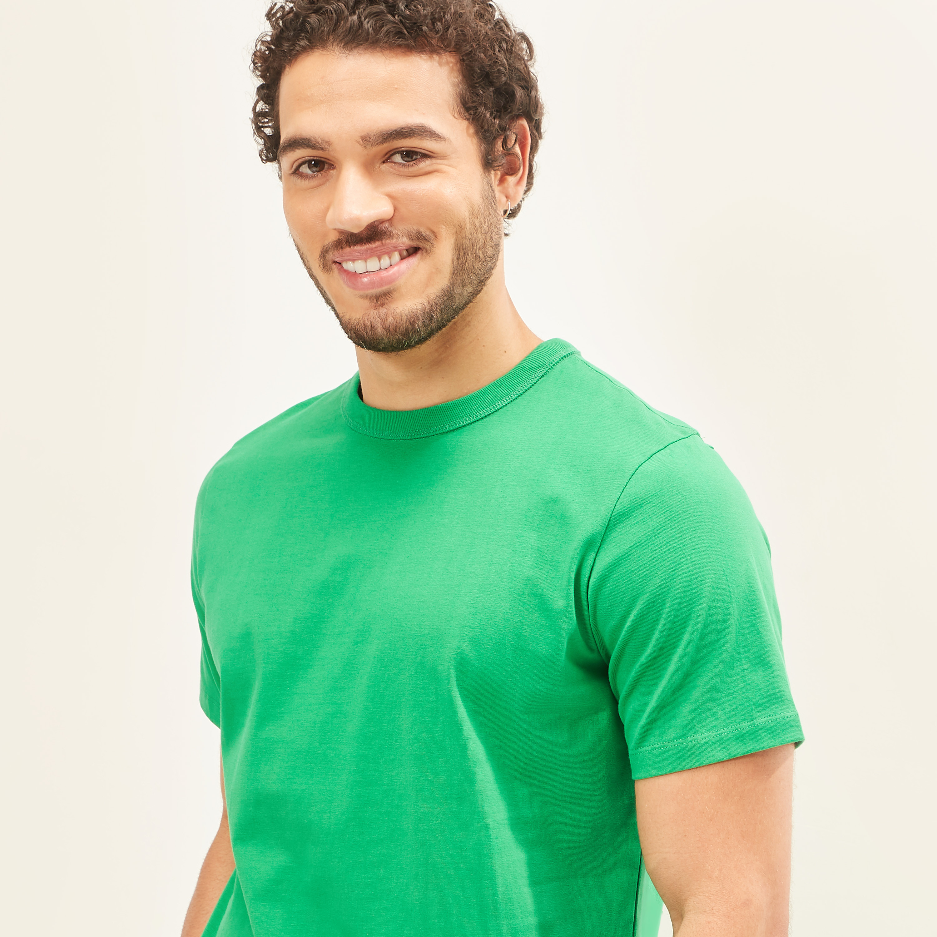 تيشيرت سادة بياقة ضيّقة وأكمام قصيرة-men-clothing-tshirtsandpolos-tshirts-image-5
