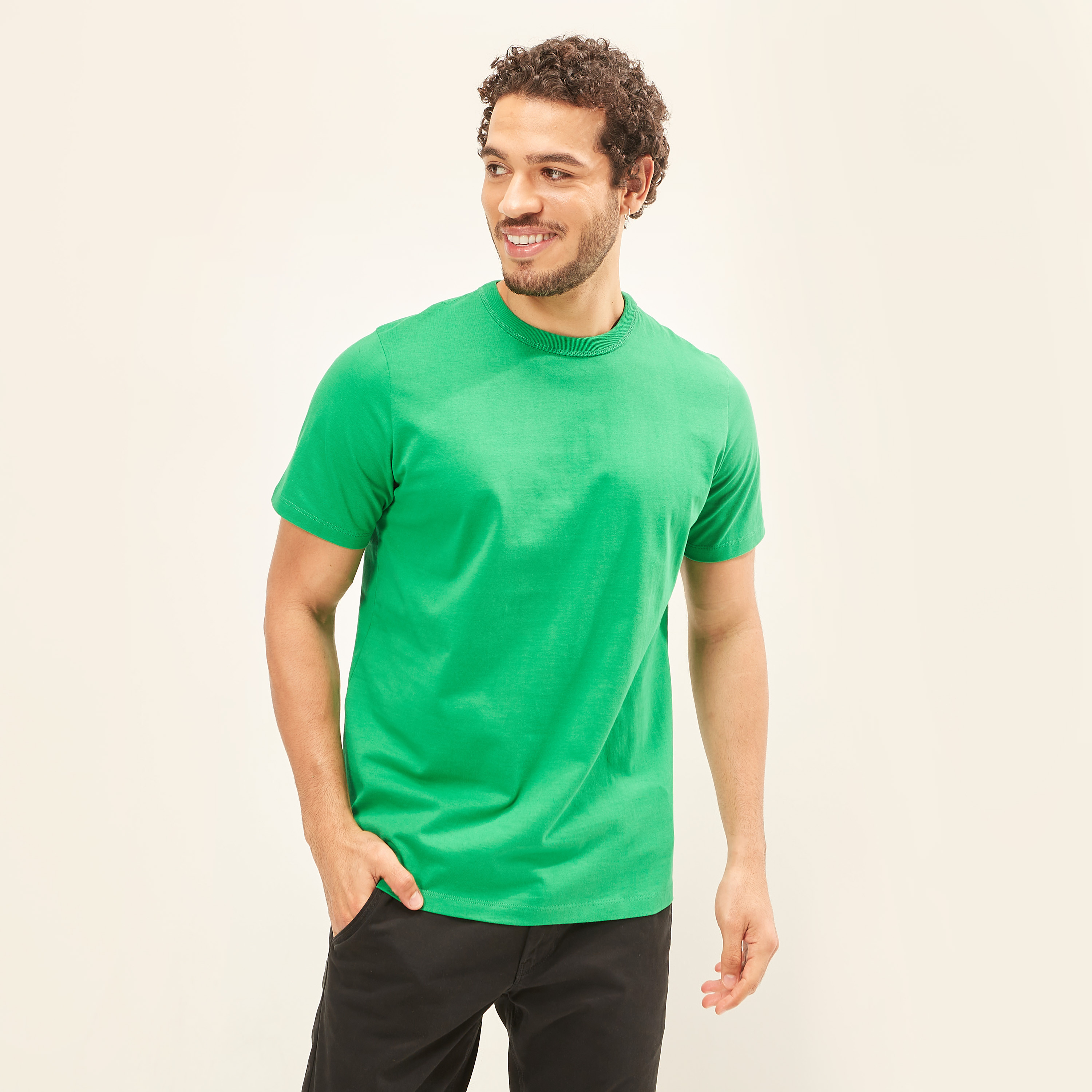 تيشيرت سادة بياقة ضيّقة وأكمام قصيرة-men-clothing-tshirtsandpolos-tshirts-image-6