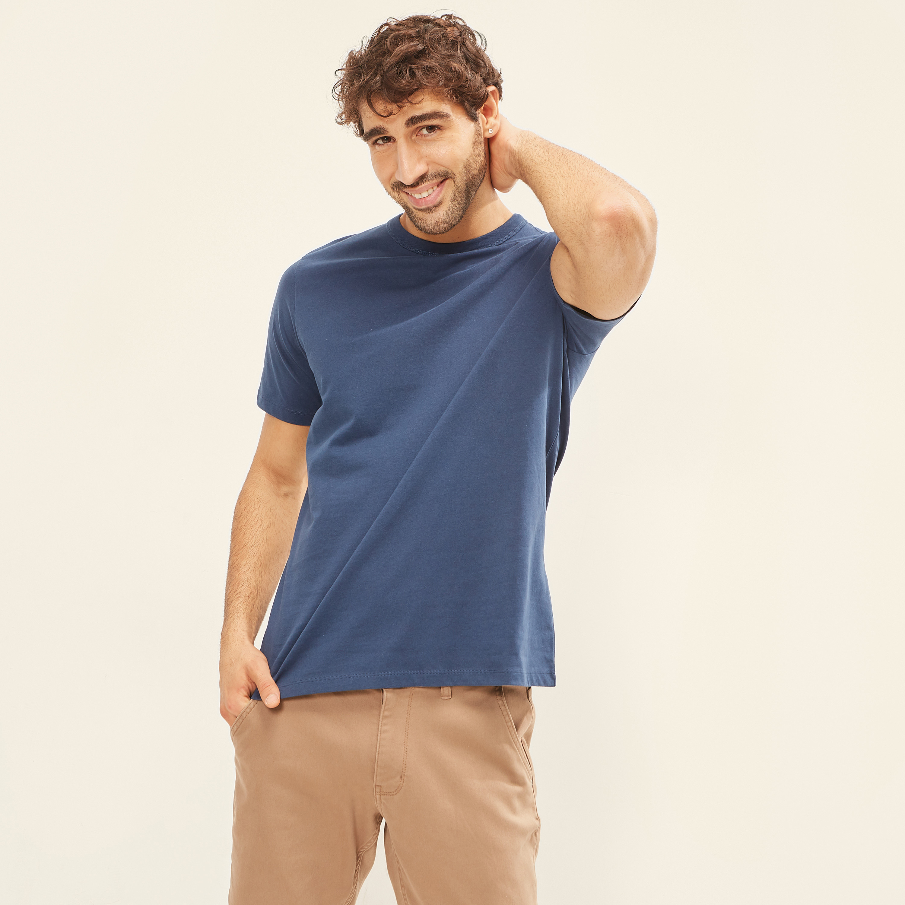تيشيرت سادة بياقة ضيّقة وأكمام قصيرة-men-clothing-tshirtsandpolos-tshirts-image-7