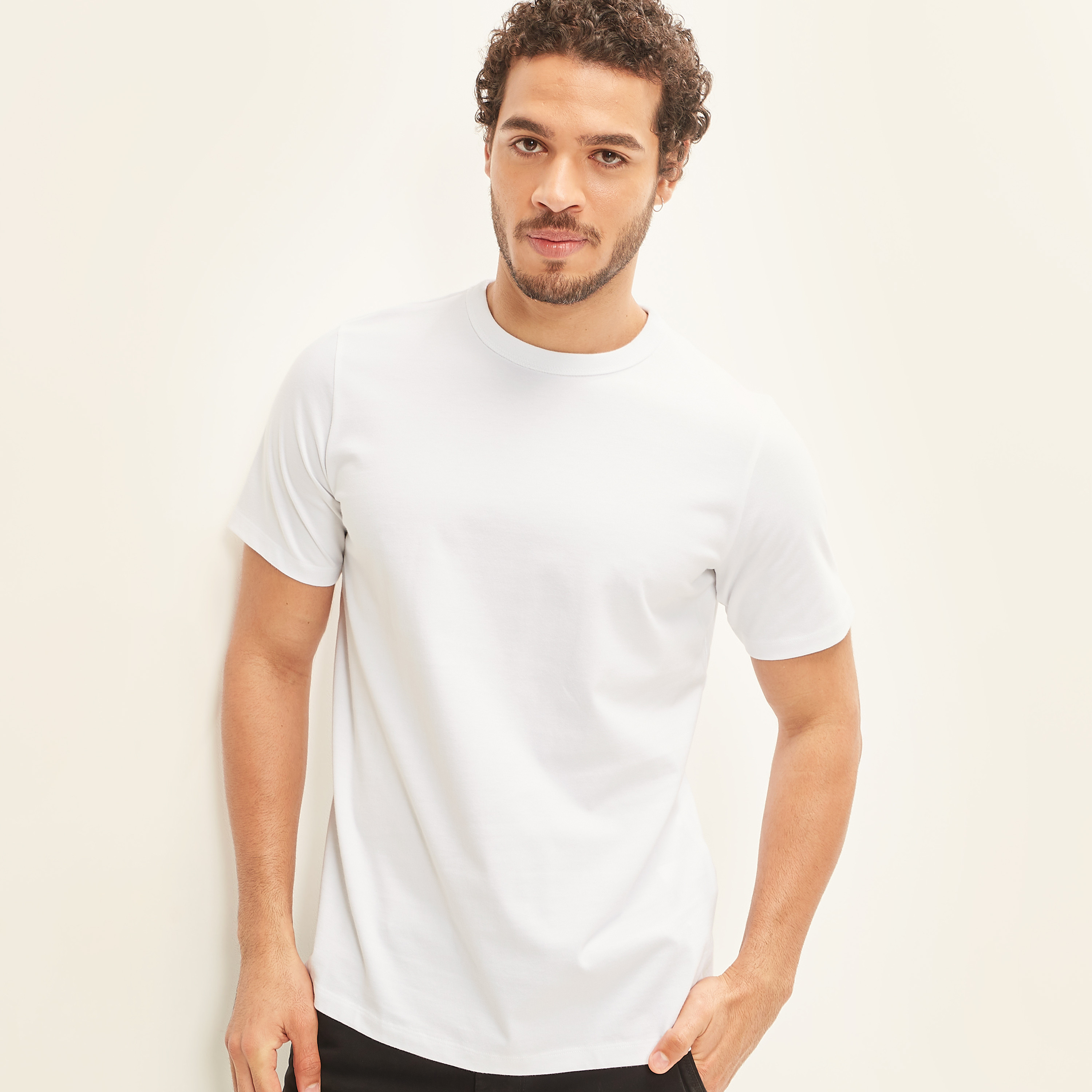 تيشيرت سادة بياقة ضيّقة وأكمام قصيرة-men-clothing-tshirtsandpolos-tshirts-image-20