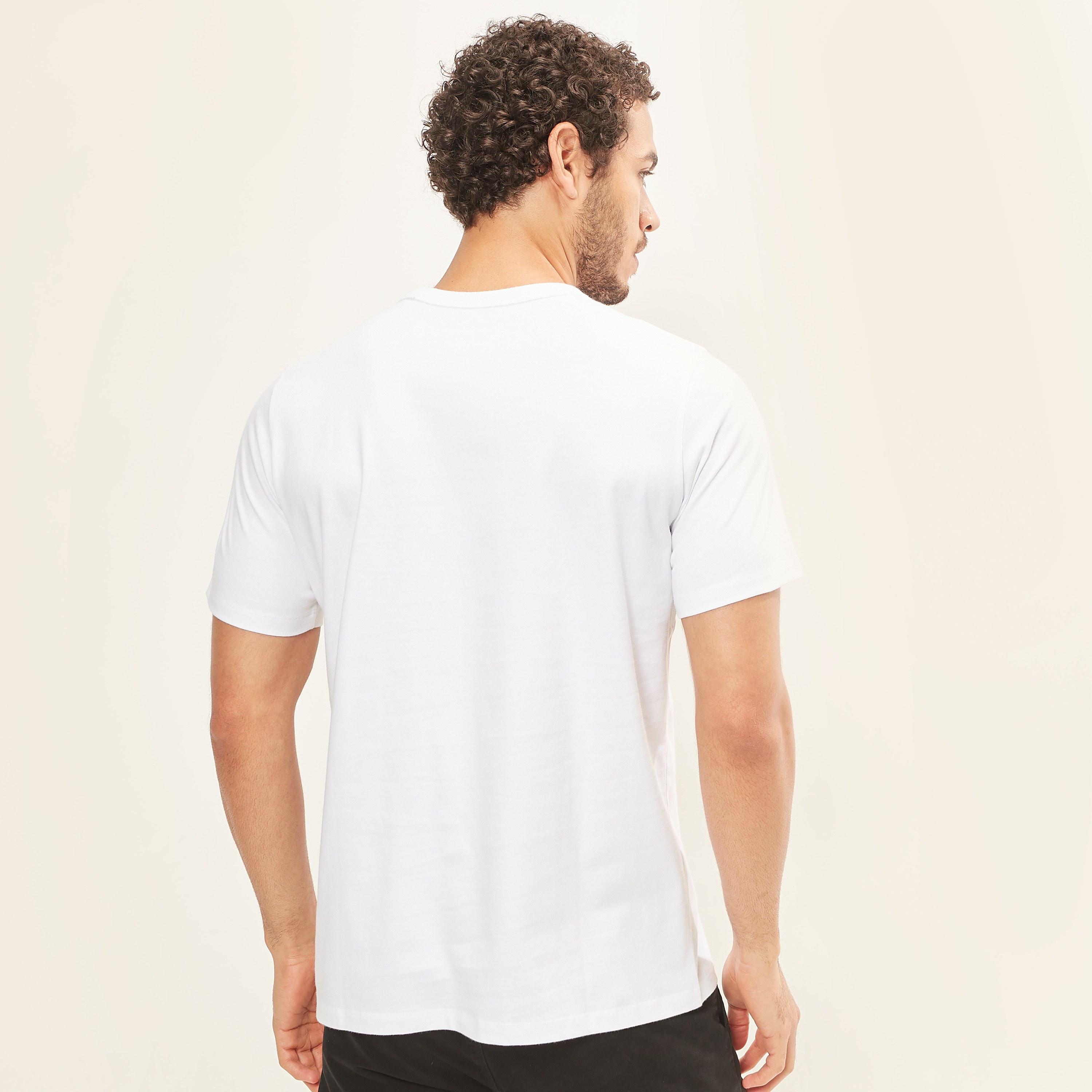 تيشيرت سادة بياقة ضيّقة وأكمام قصيرة-men-clothing-tshirtsandpolos-tshirts-image-21